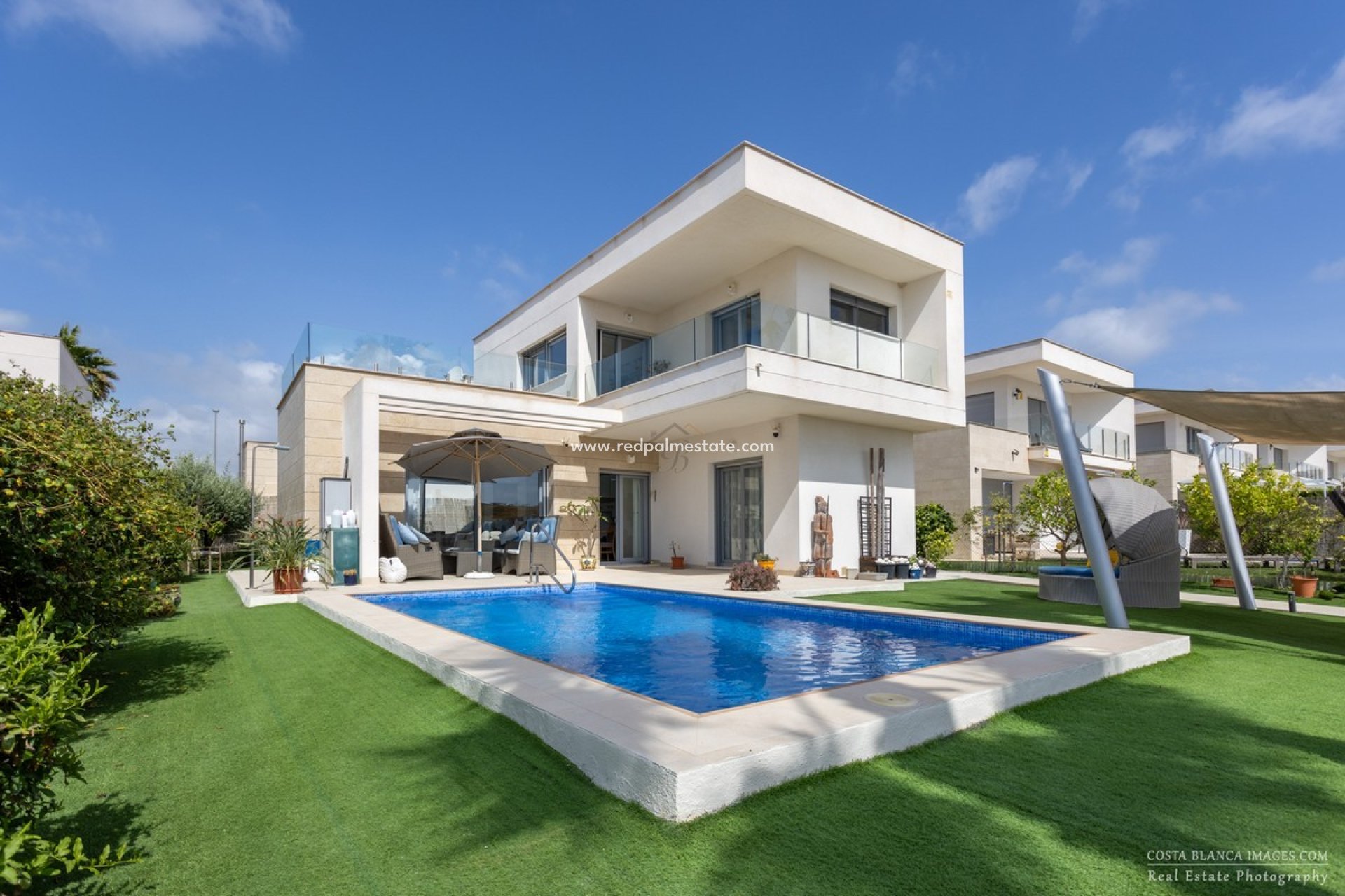 Resale - Villa -
Orihuela Costa - Vistabella Golf