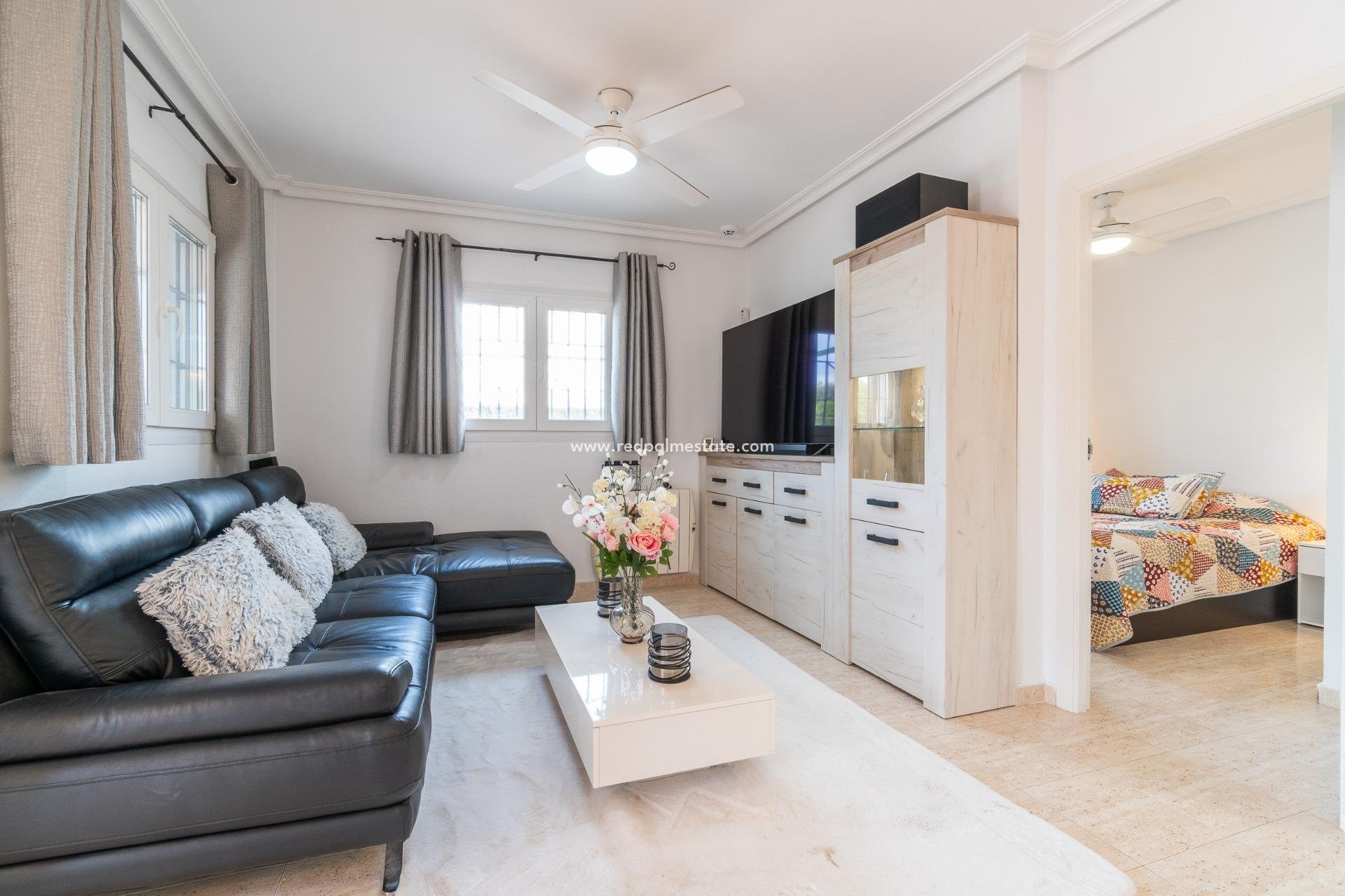 Resale - Villa -
Orihuela Costa - Zeniamar-Horizonte-La Campana