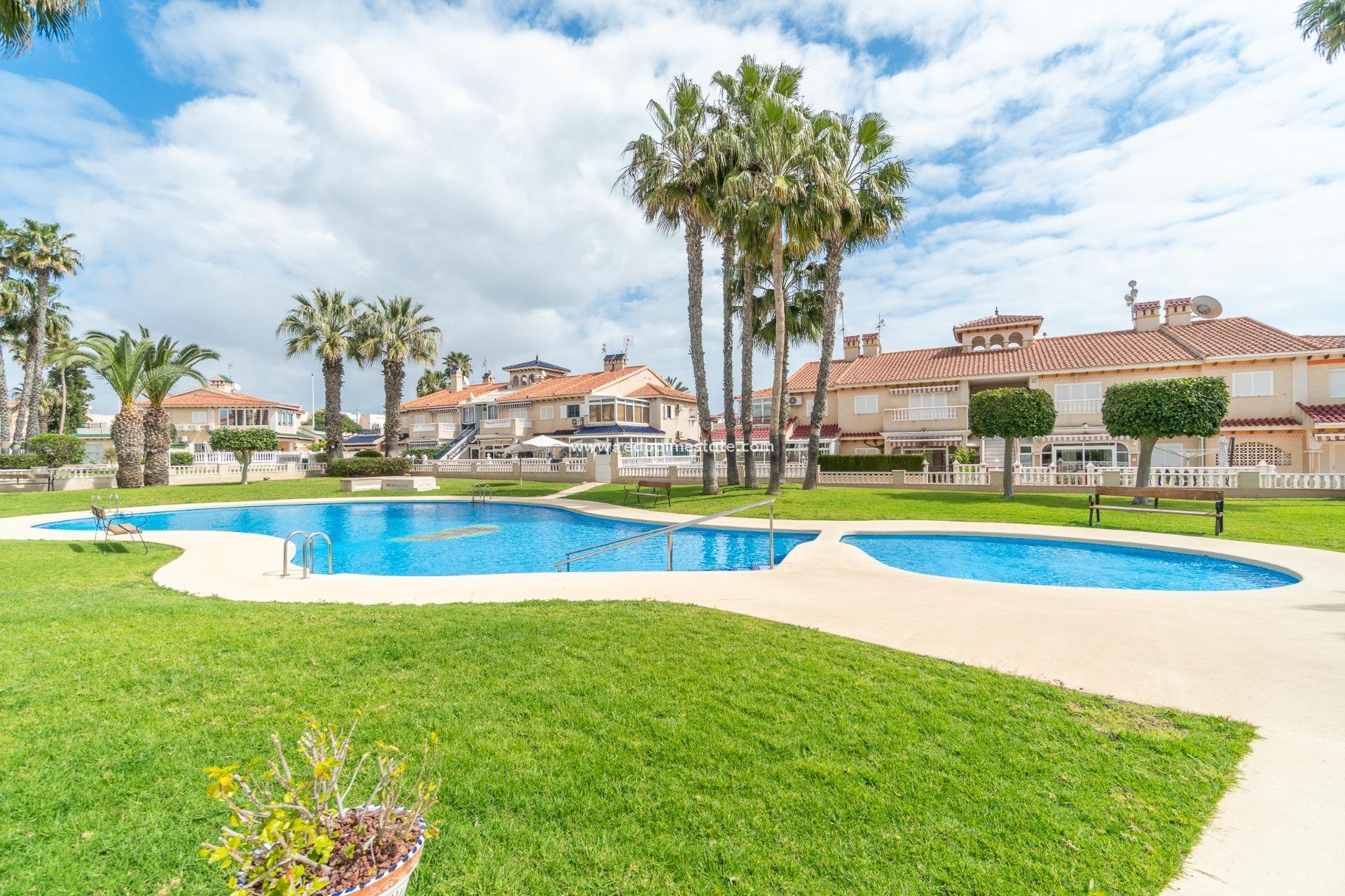 Resale - Villa -
Orihuela Costa - Zeniamar-Horizonte-La Campana