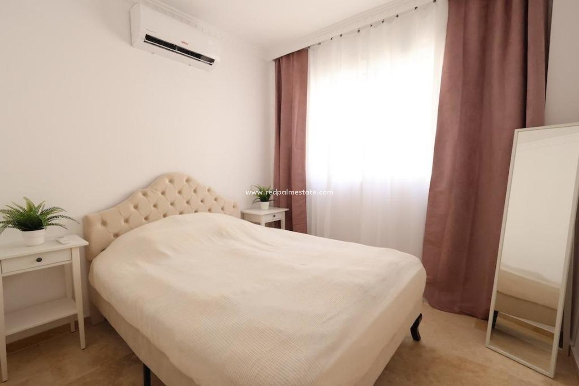 Resale - Villa -
Orihuela Costa