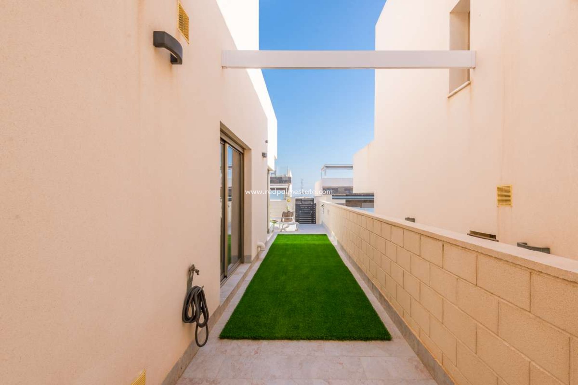 Resale - Villa -
Orihuela Costa