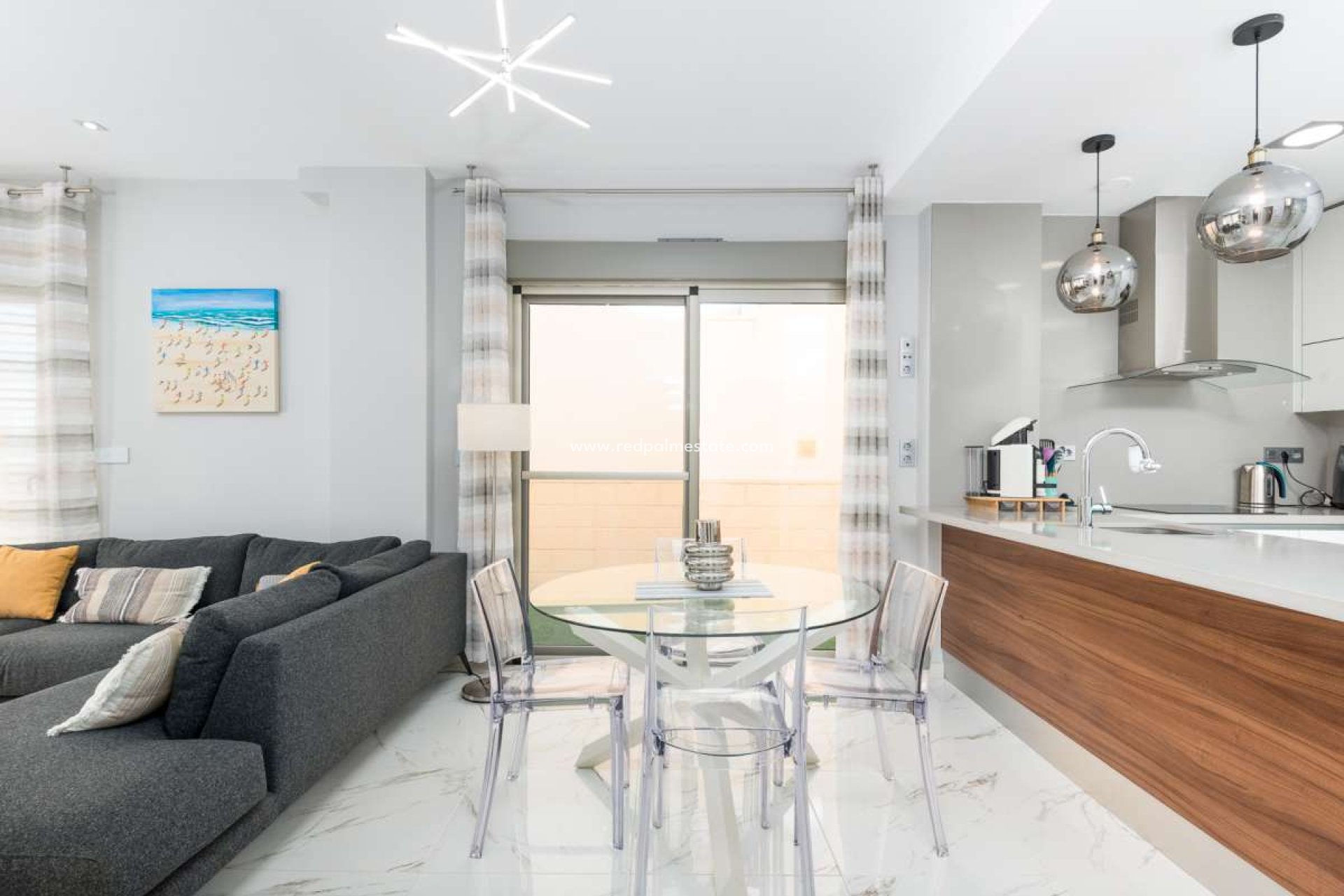 Resale - Villa -
Orihuela Costa