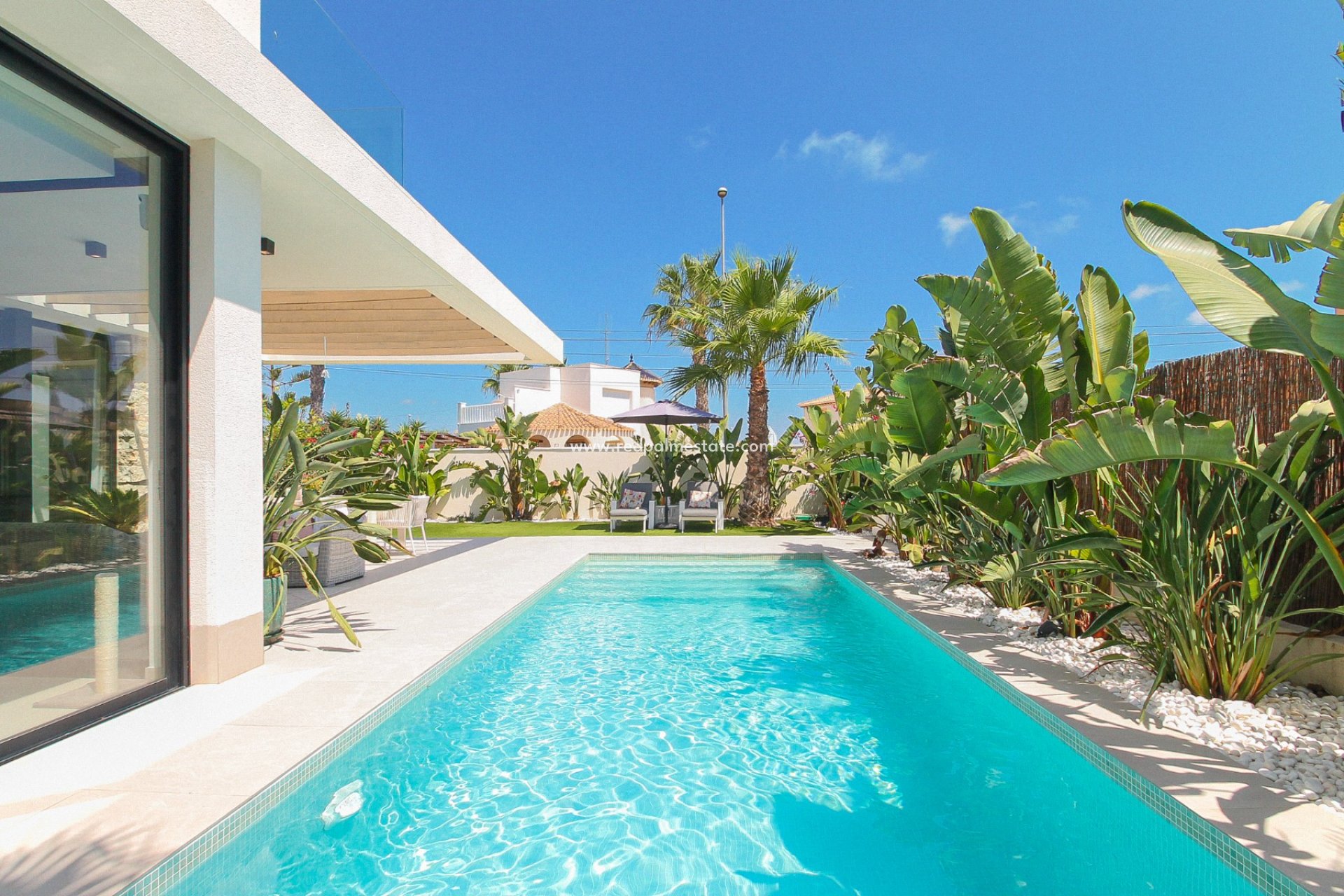 Resale - Villa -
Orihuela Costa