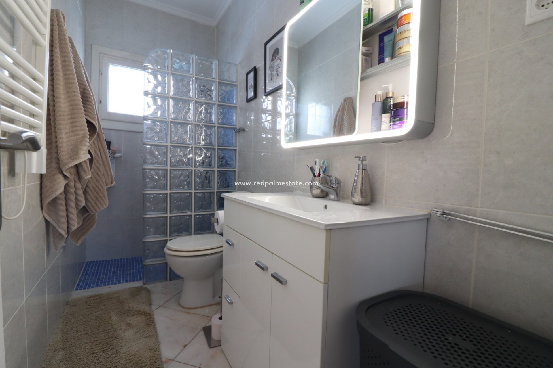 Resale - Villa -
Orihuela Costa