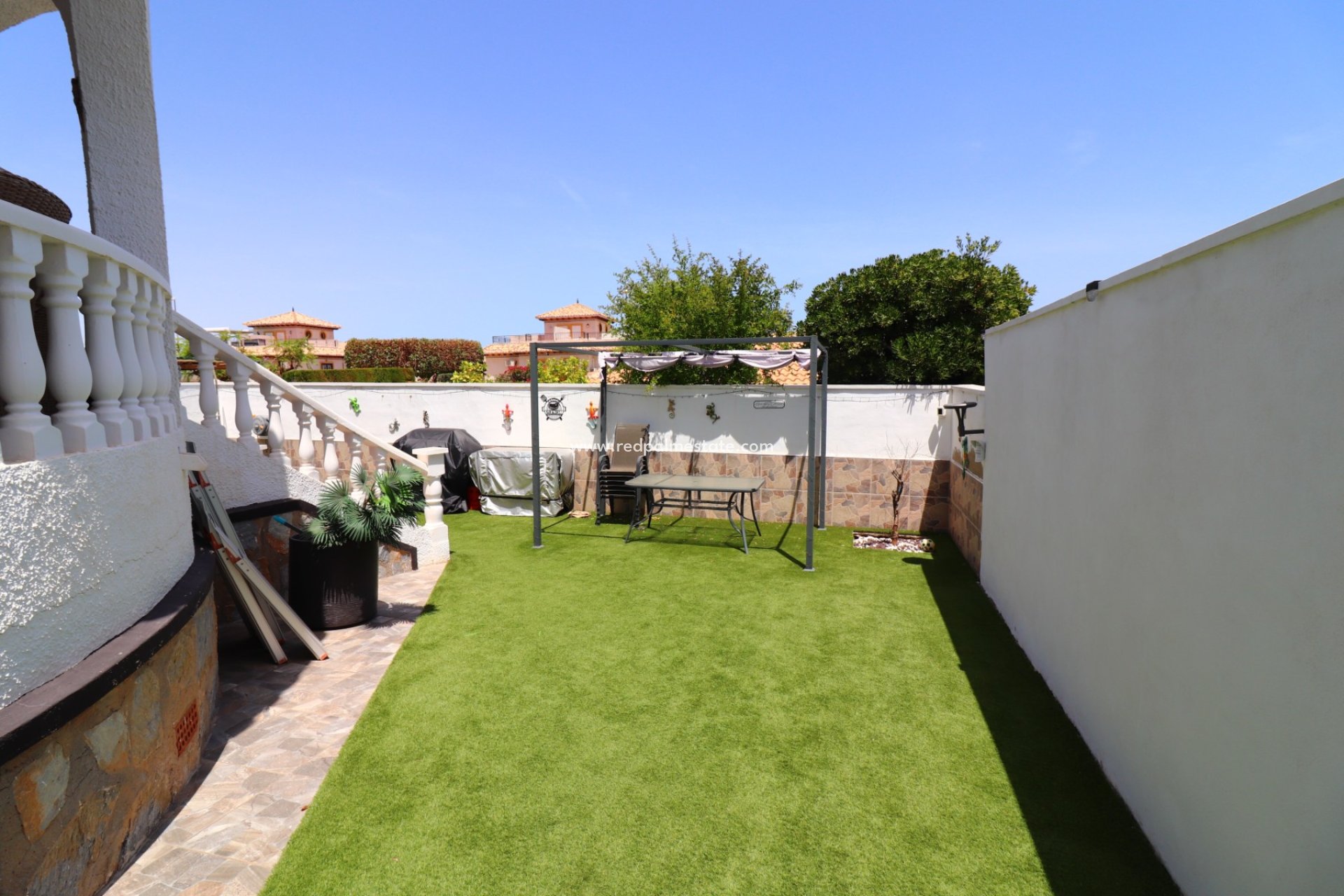 Resale - Villa -
Orihuela Costa