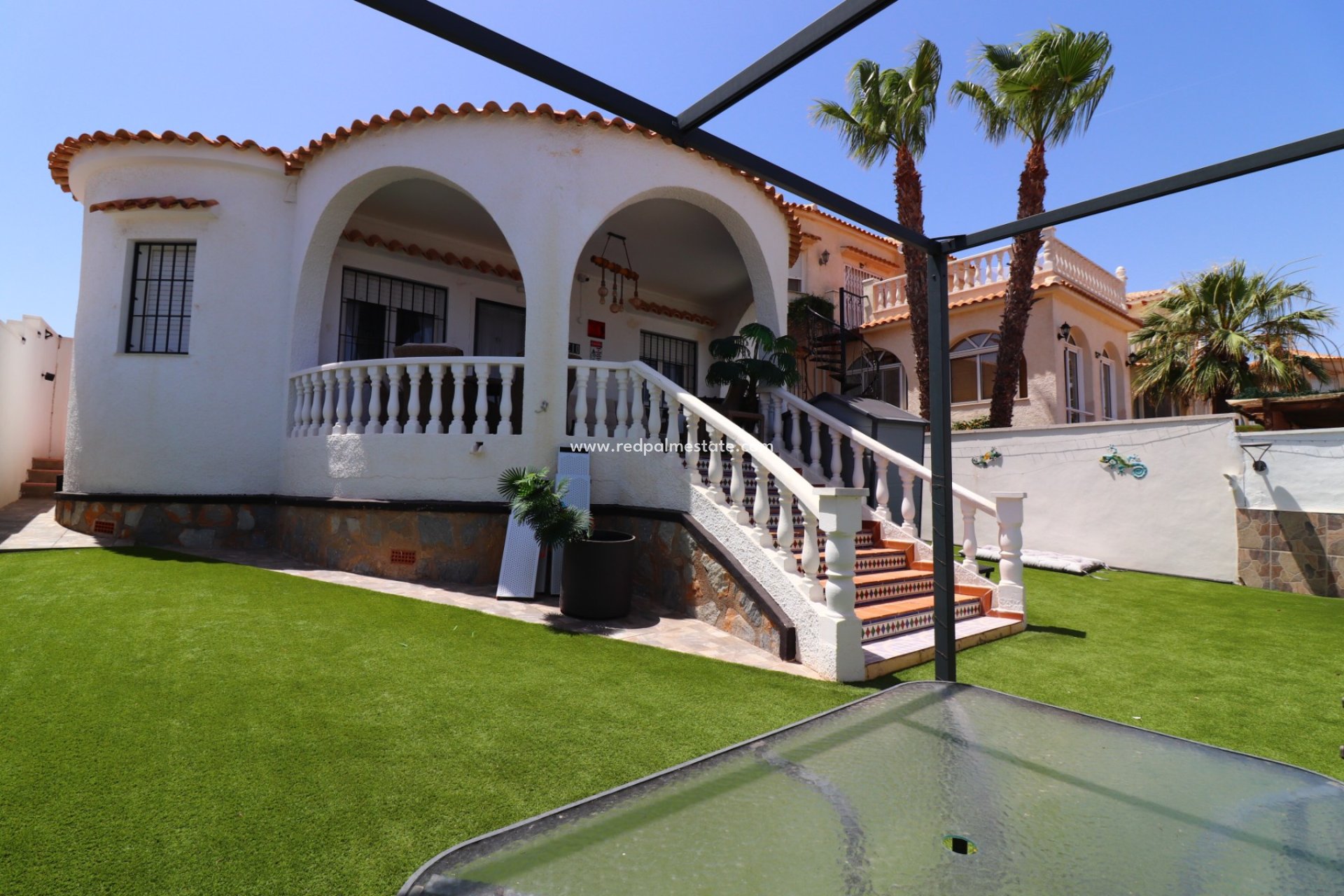 Resale - Villa -
Orihuela Costa