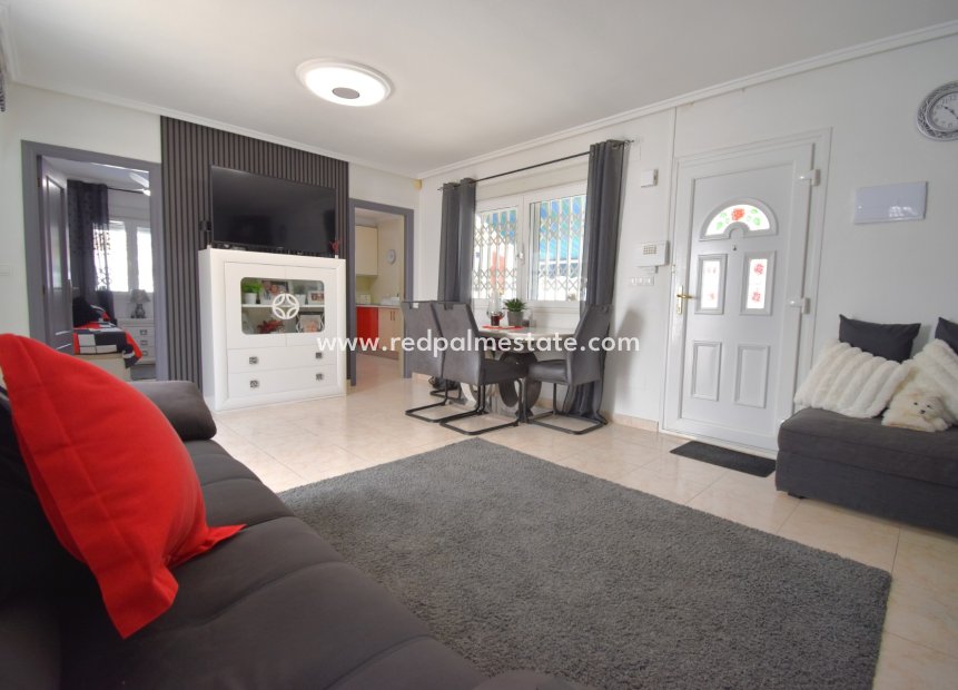 Resale - Villa -
Orihuela Costa