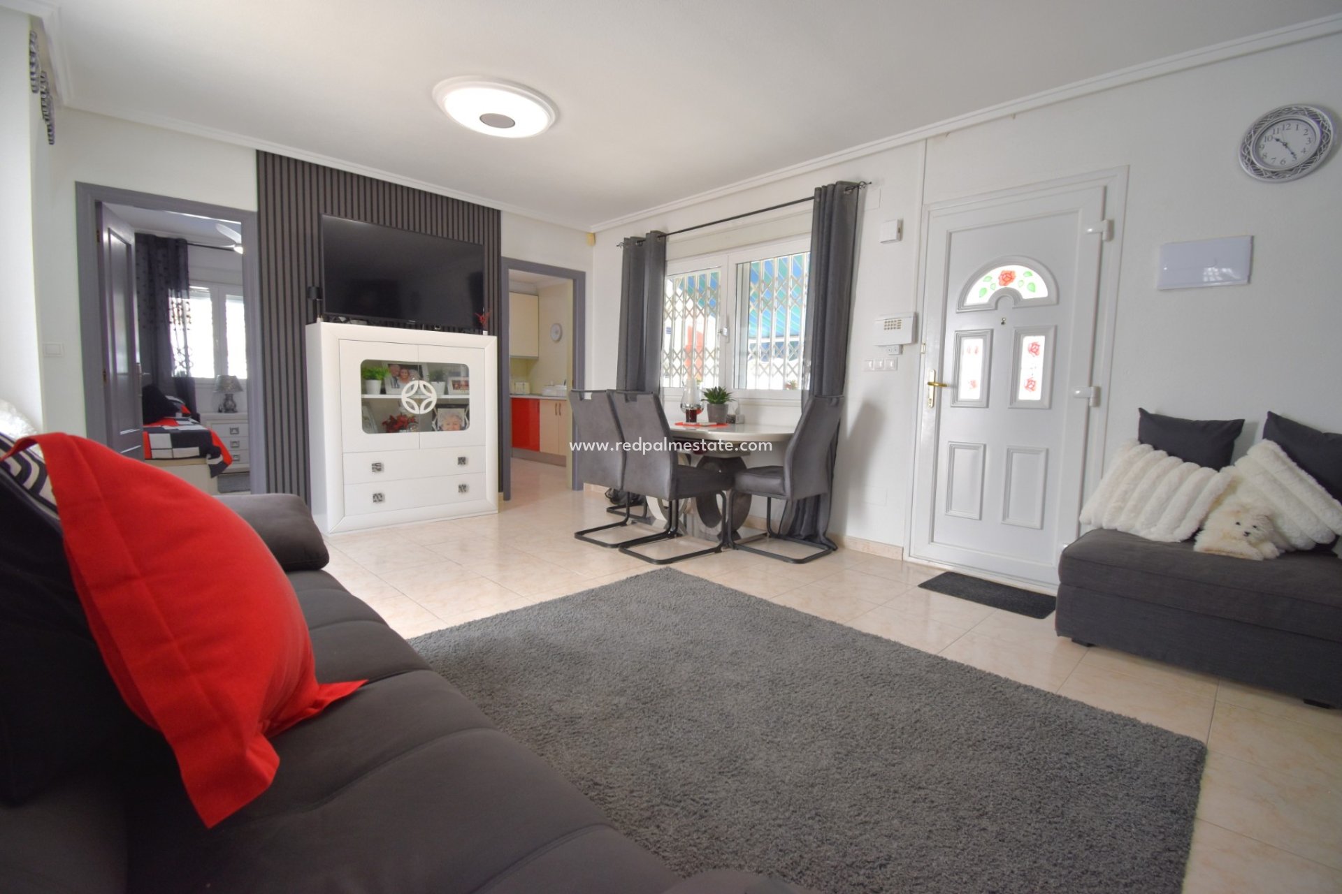 Resale - Villa -
Orihuela Costa