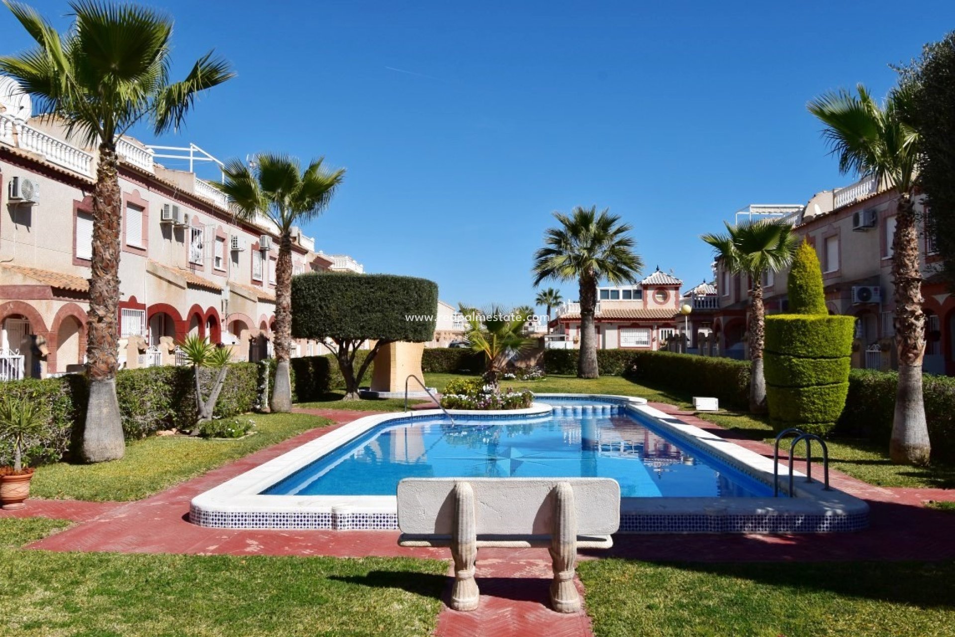Resale - Villa -
Orihuela Costa