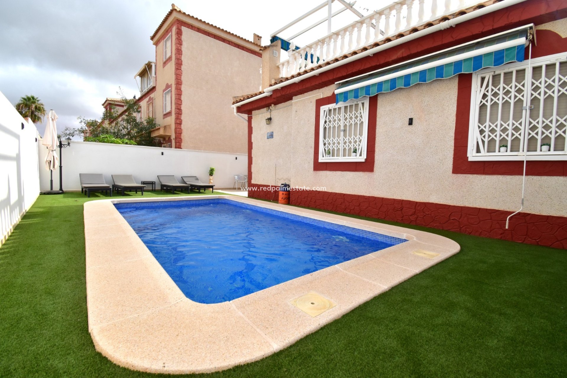 Resale - Villa -
Orihuela Costa