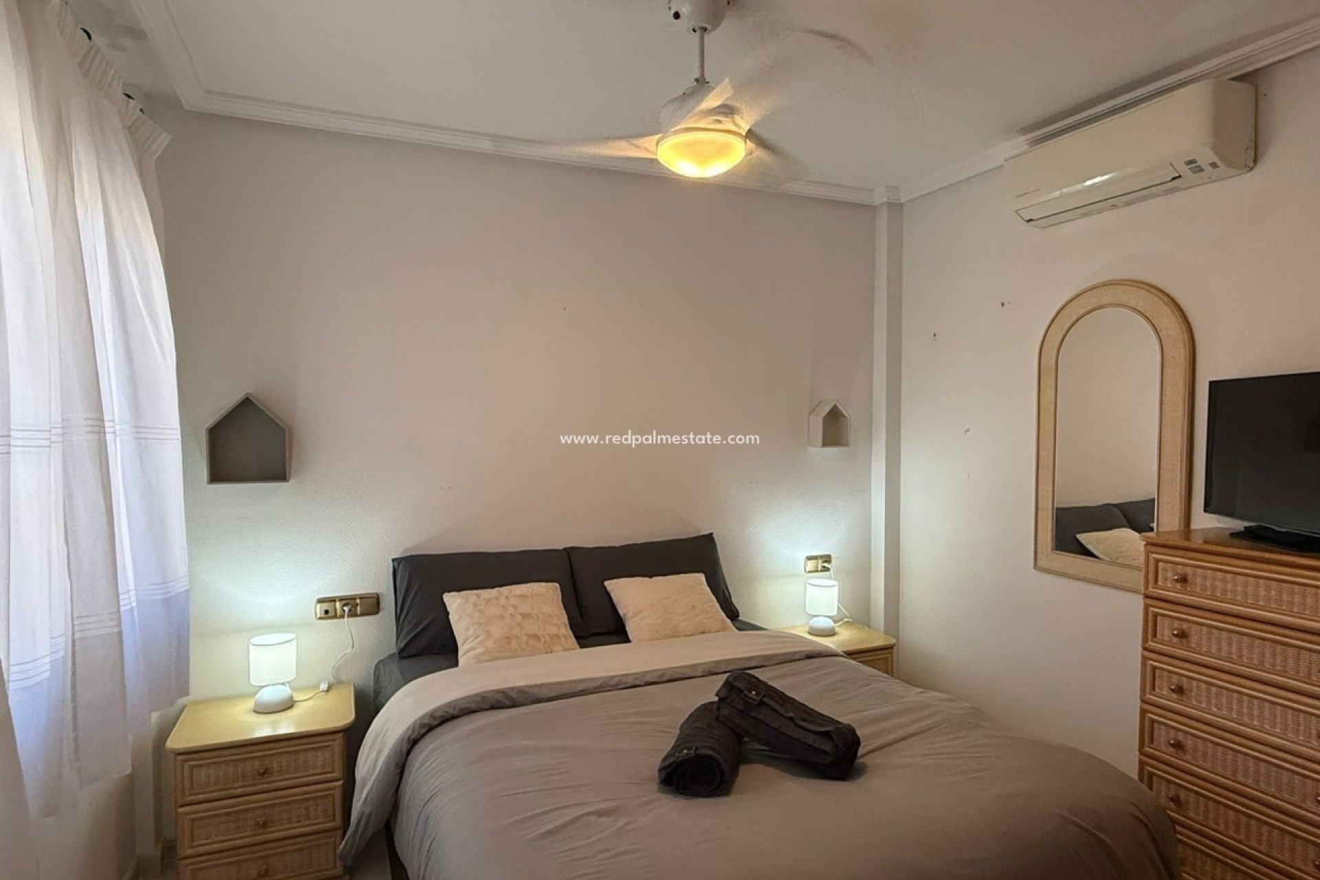 Resale - Villa -
Orihuela Costa