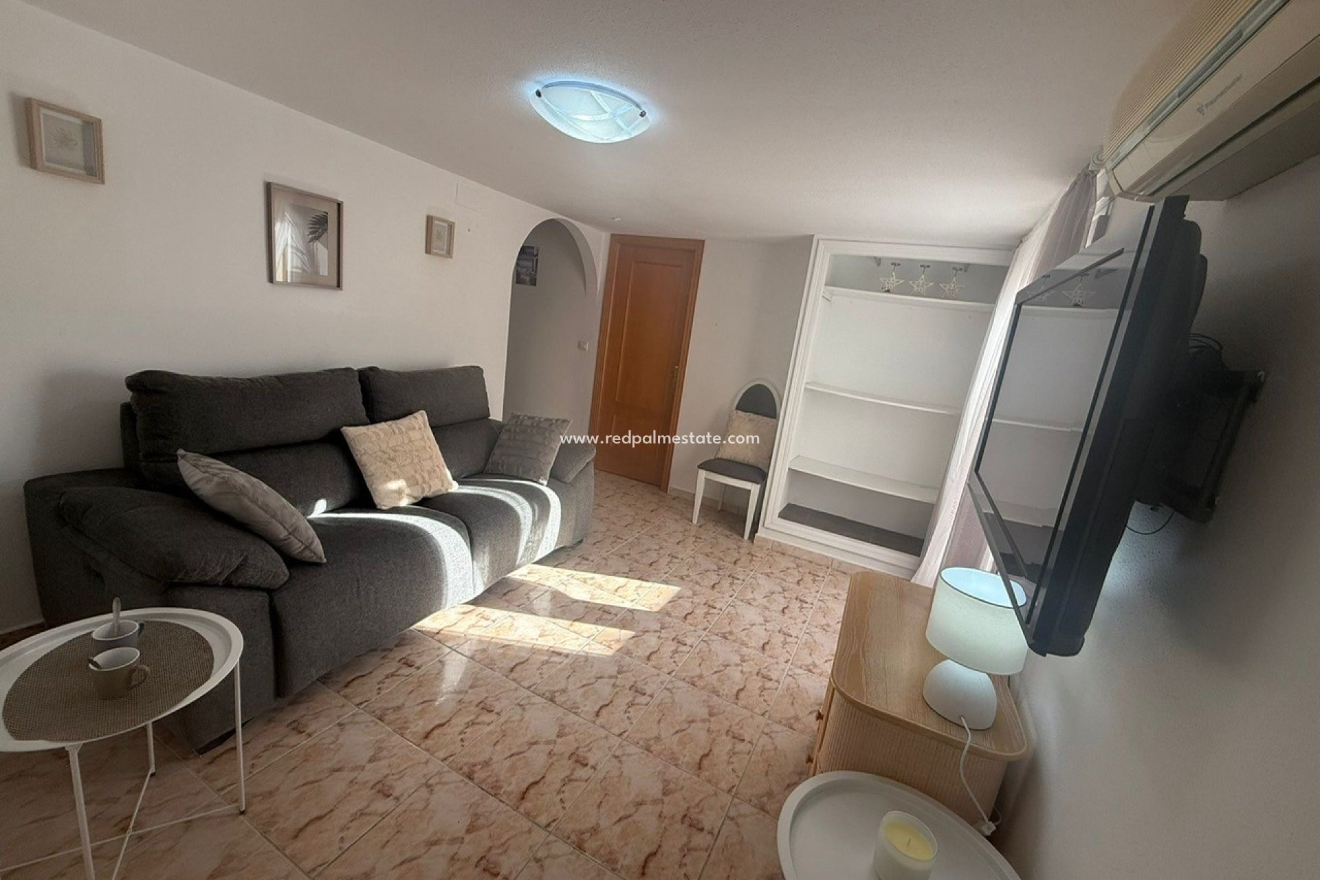 Resale - Villa -
Orihuela Costa