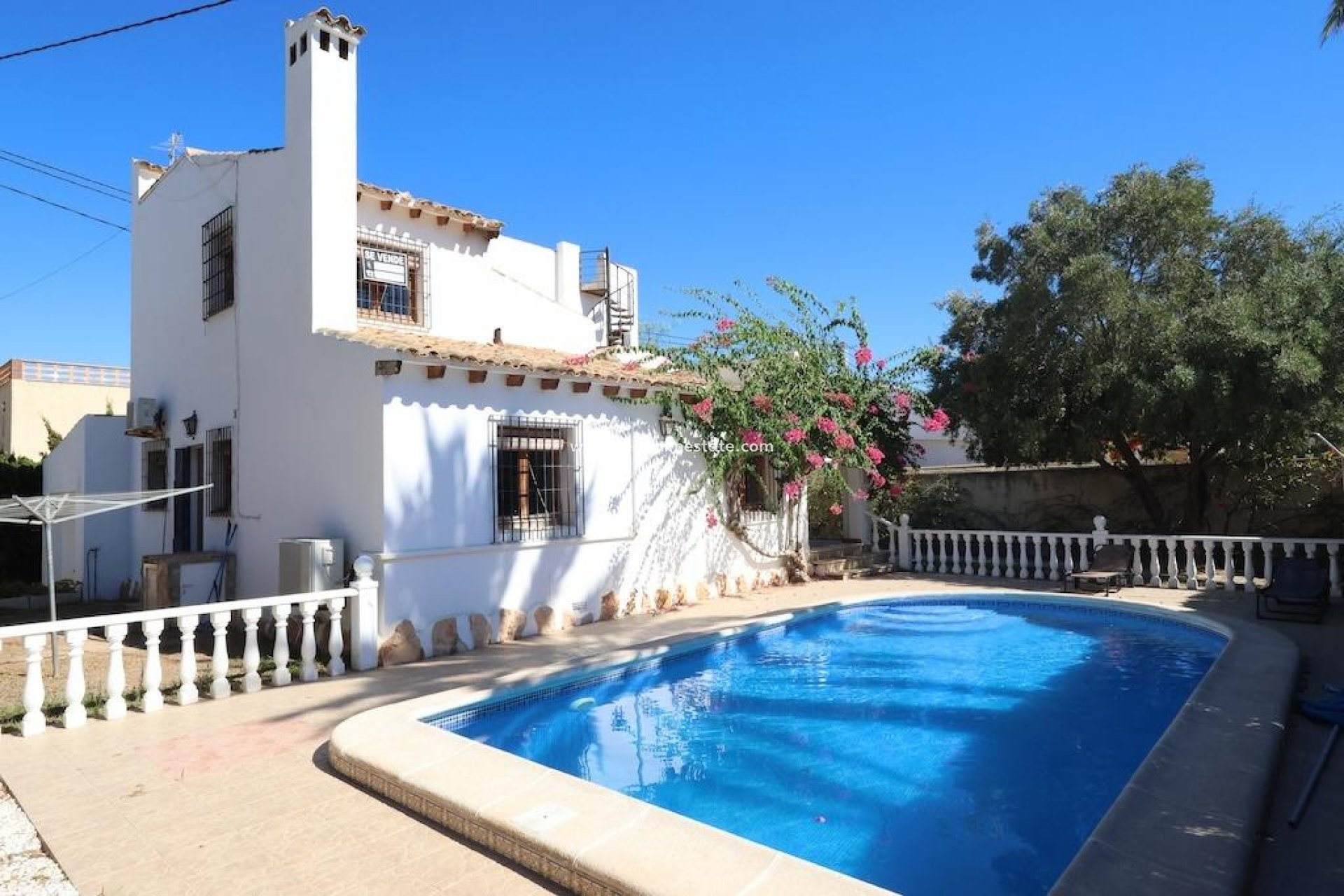 Resale - Villa -
Orihuela Costa