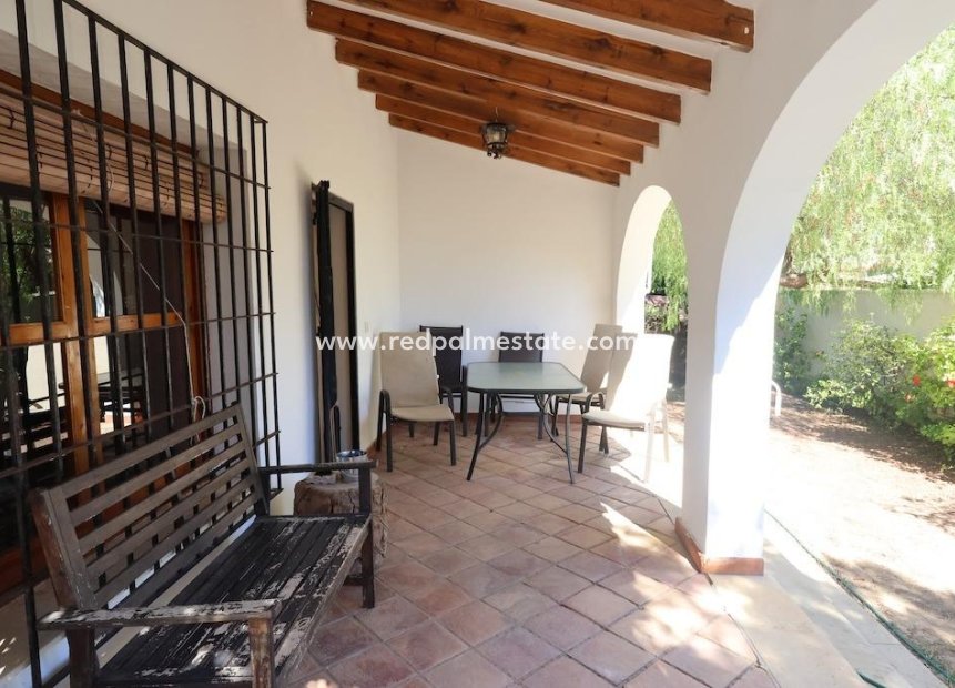Resale - Villa -
Orihuela Costa