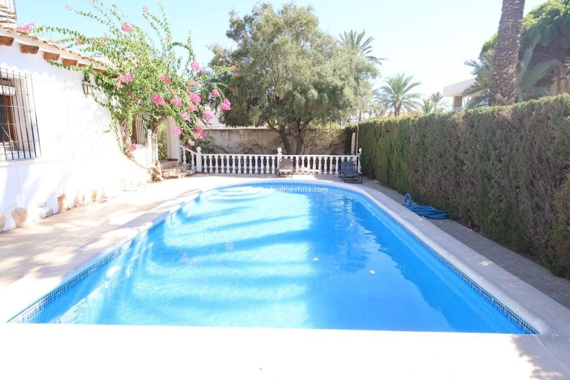 Resale - Villa -
Orihuela Costa