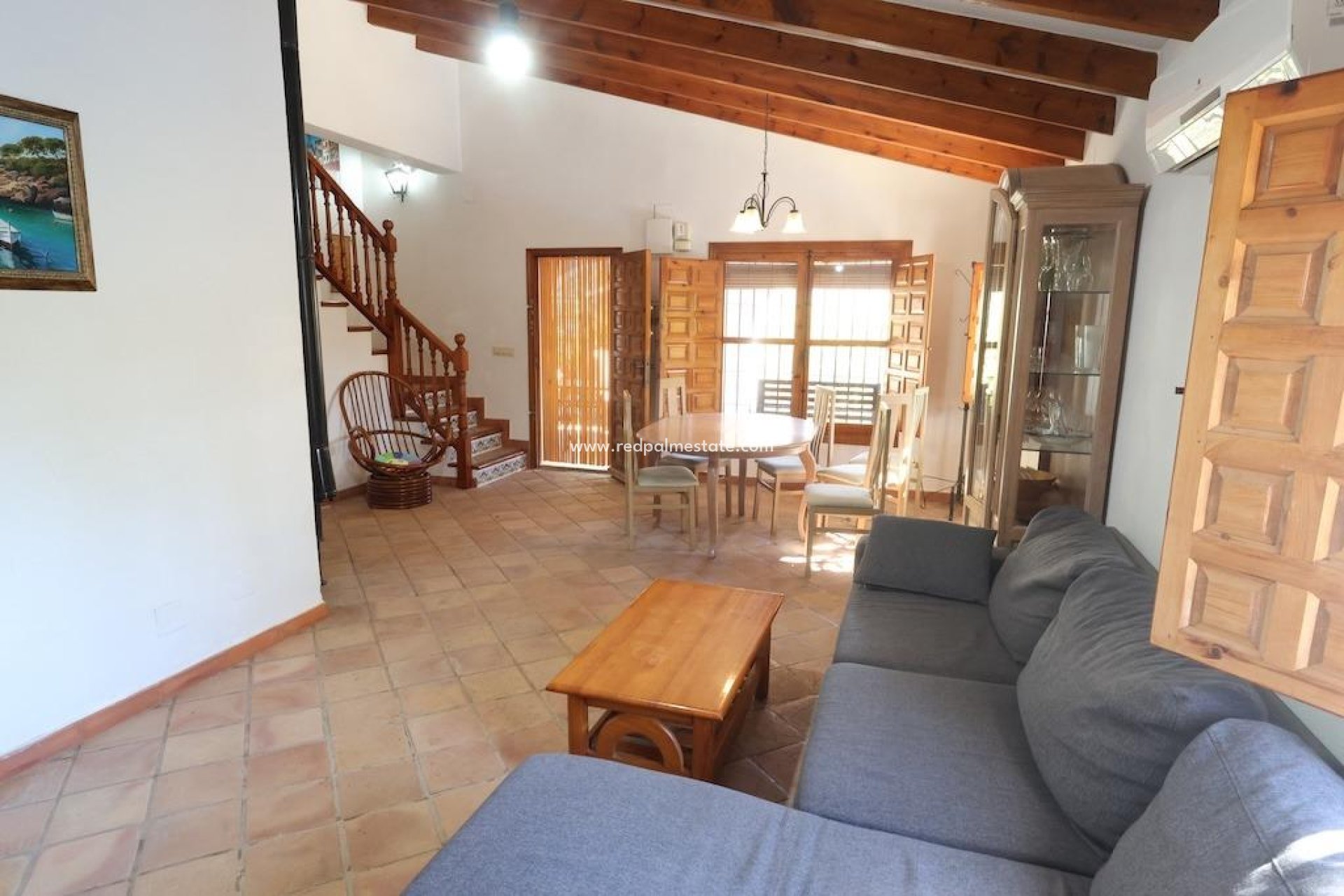 Resale - Villa -
Orihuela Costa