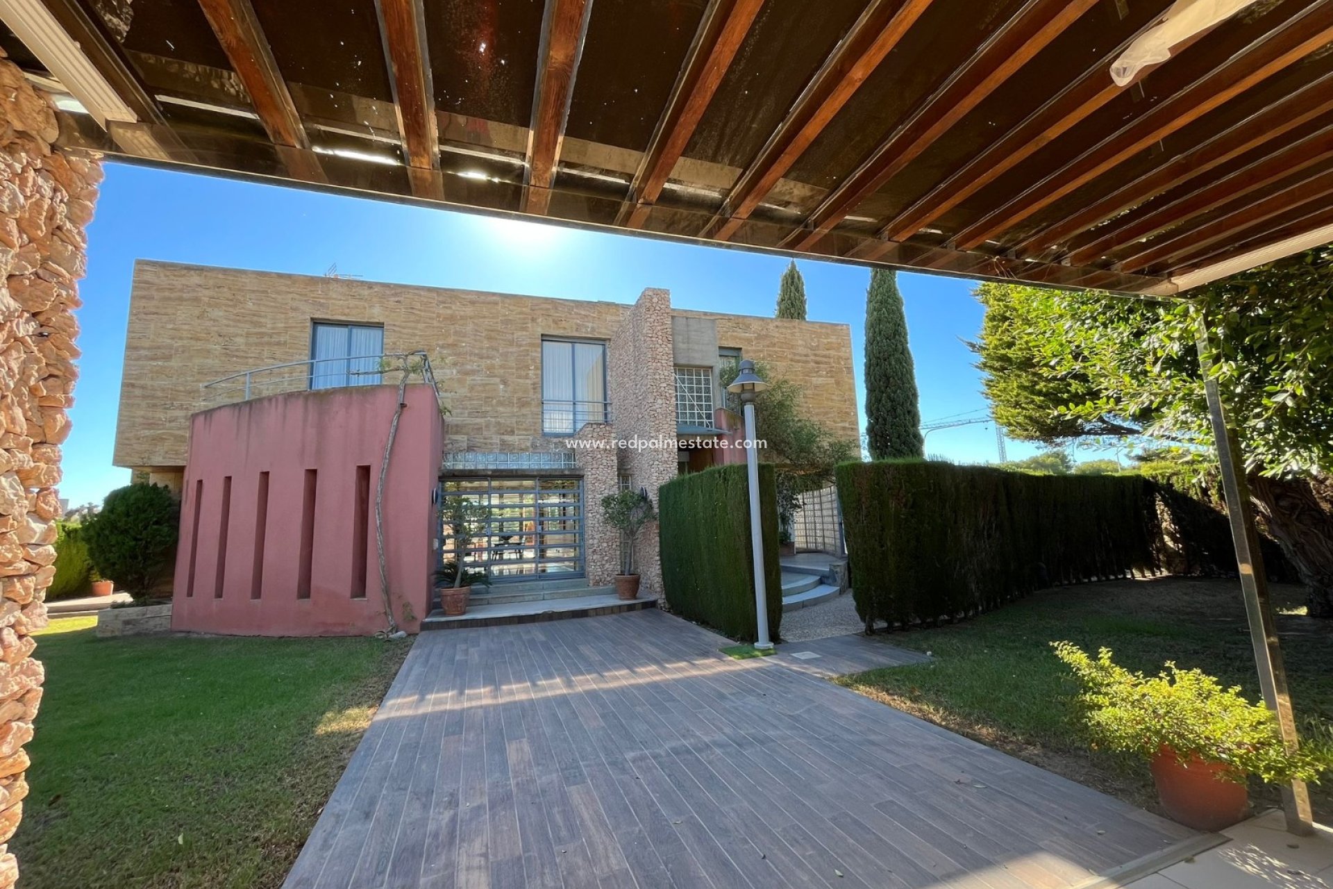 Resale - Villa -
Orihuela Costa