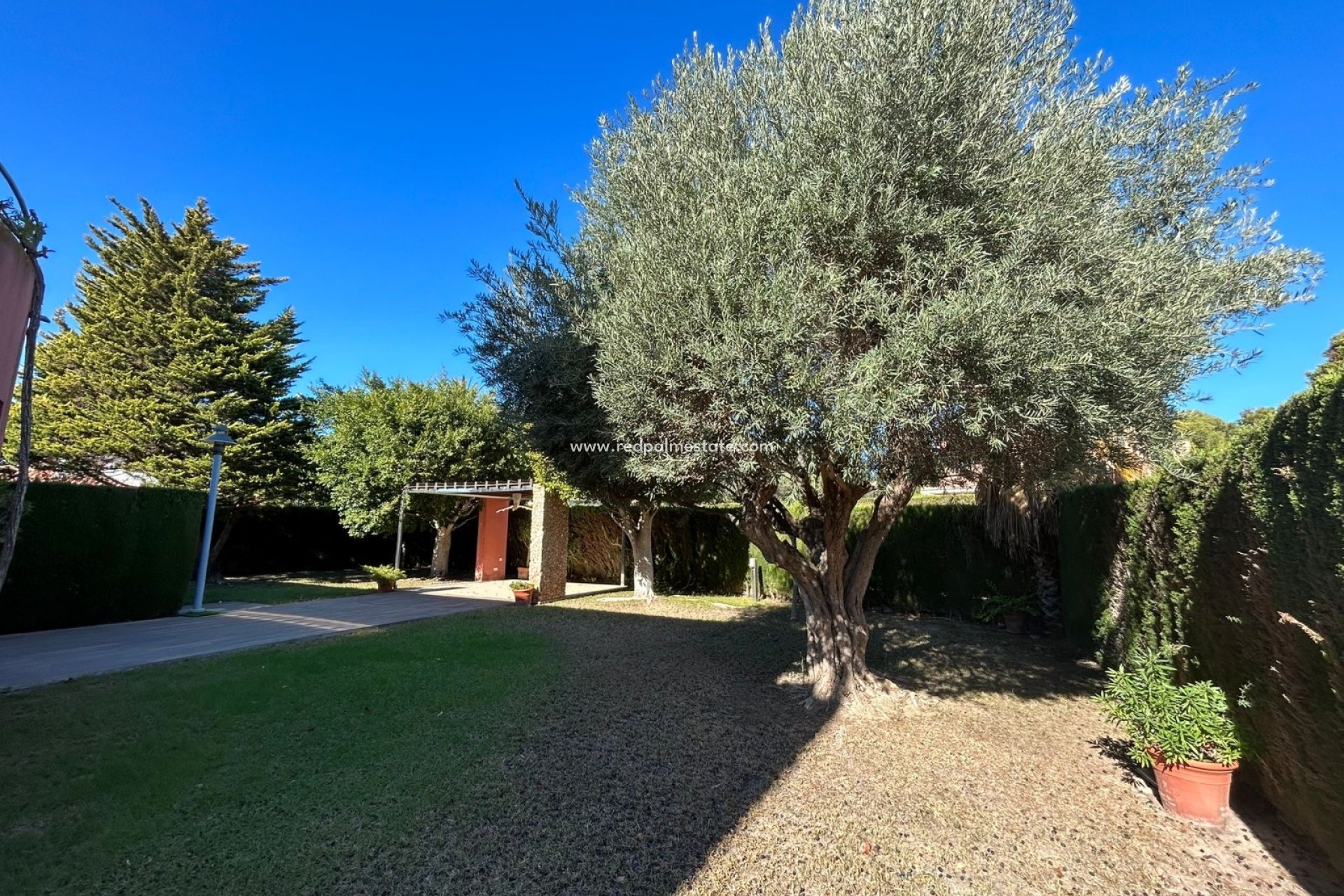Resale - Villa -
Orihuela Costa