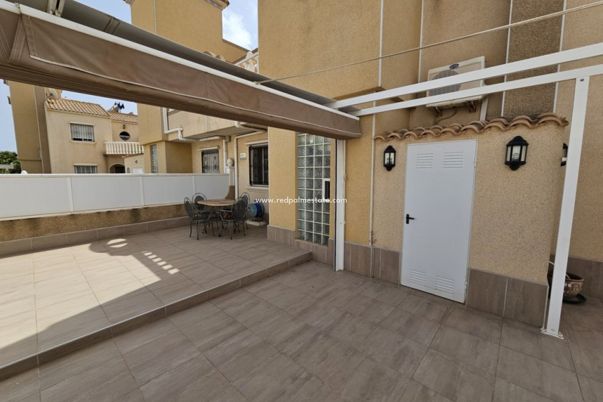 Resale - Villa -
Orihuela Costa