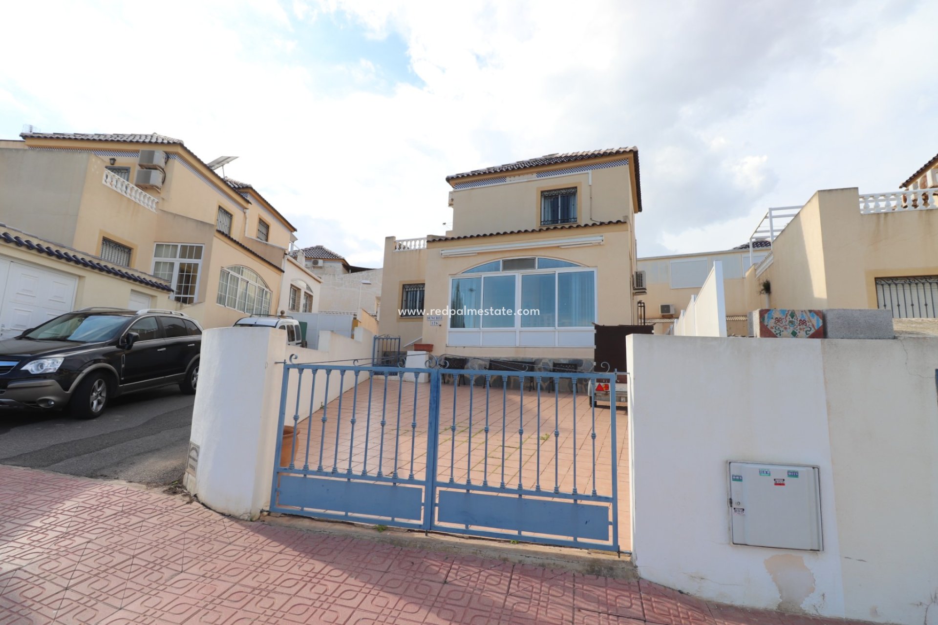 Resale - Villa -
Orihuela Costa