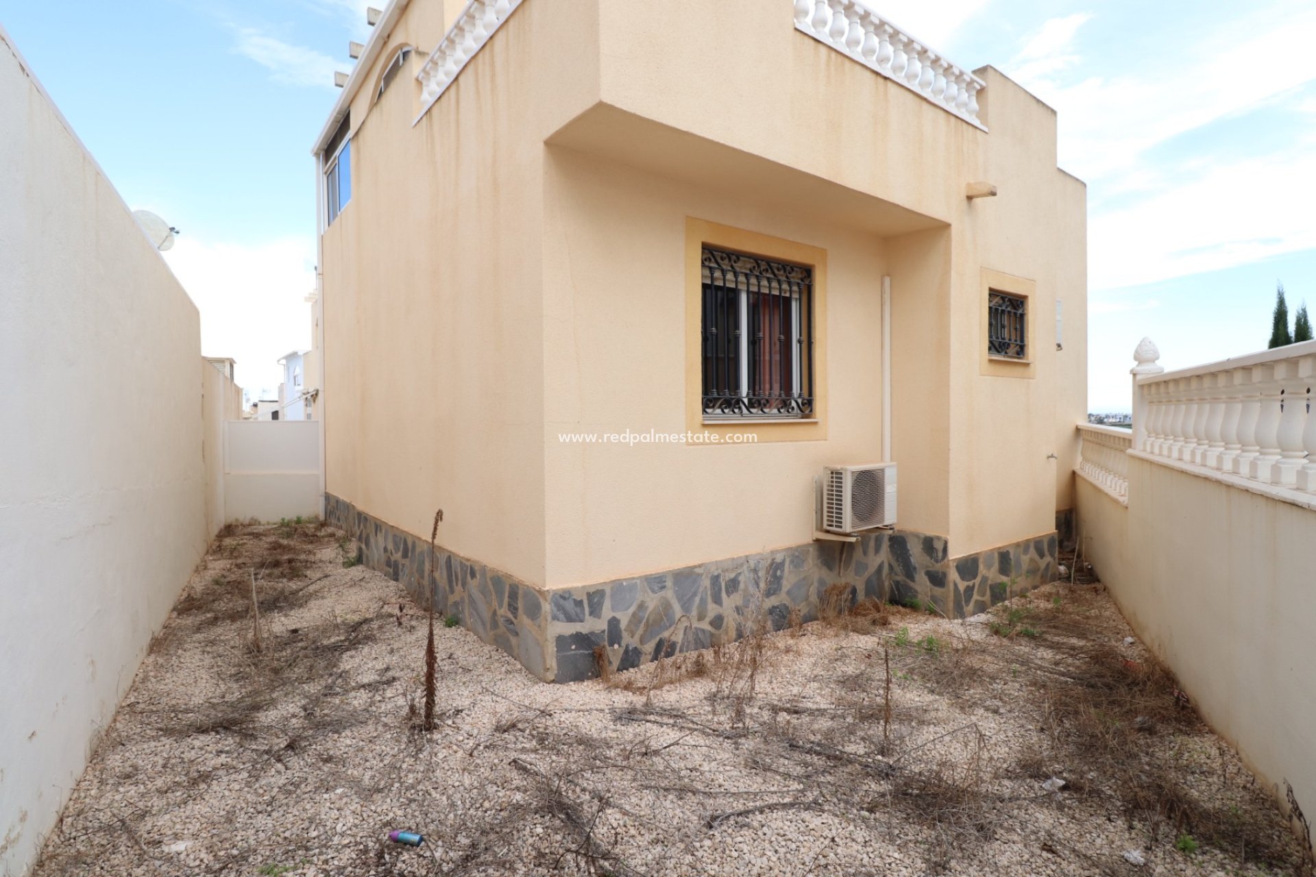 Resale - Villa -
Orihuela Costa