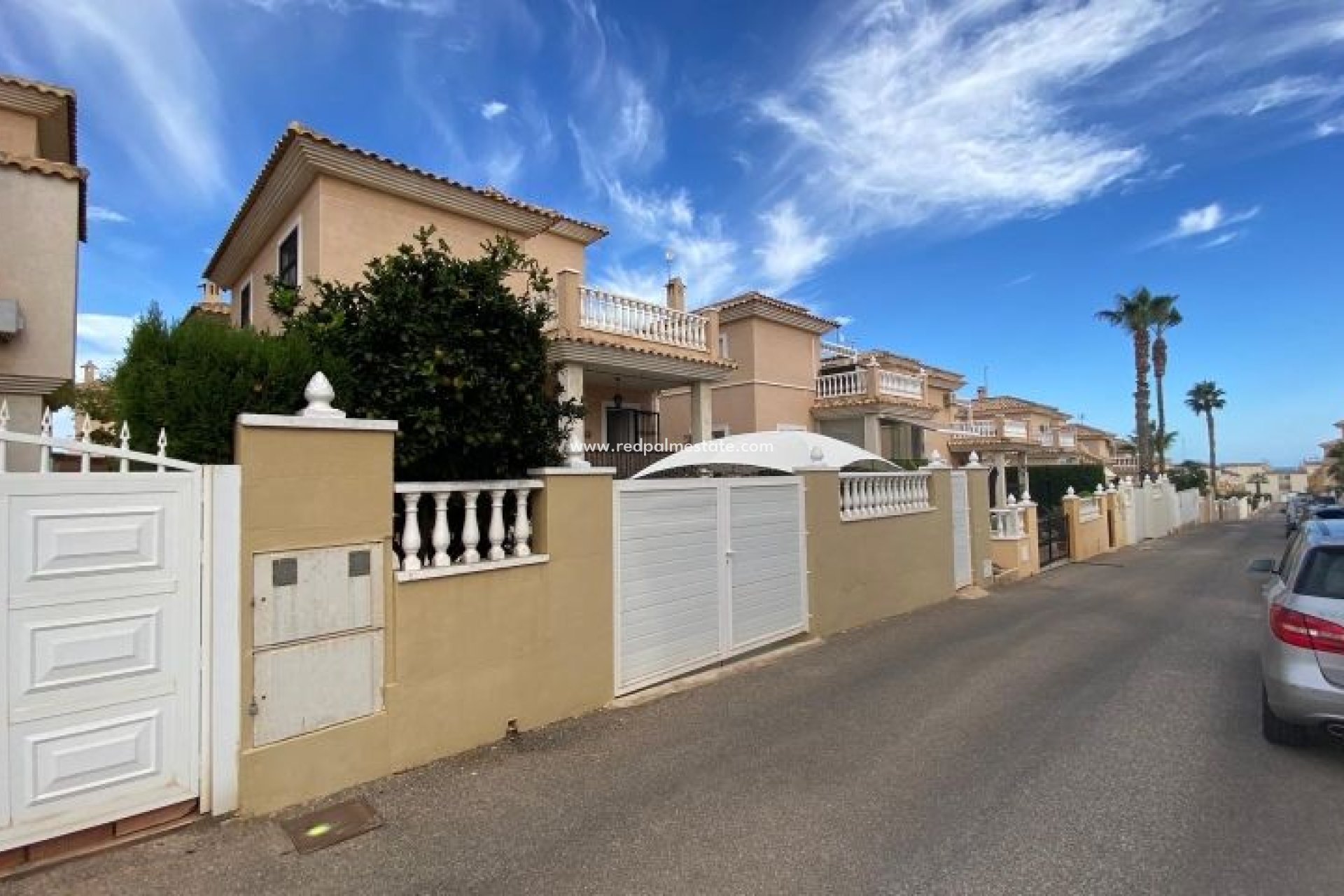 Resale - Villa -
Orihuela Costa