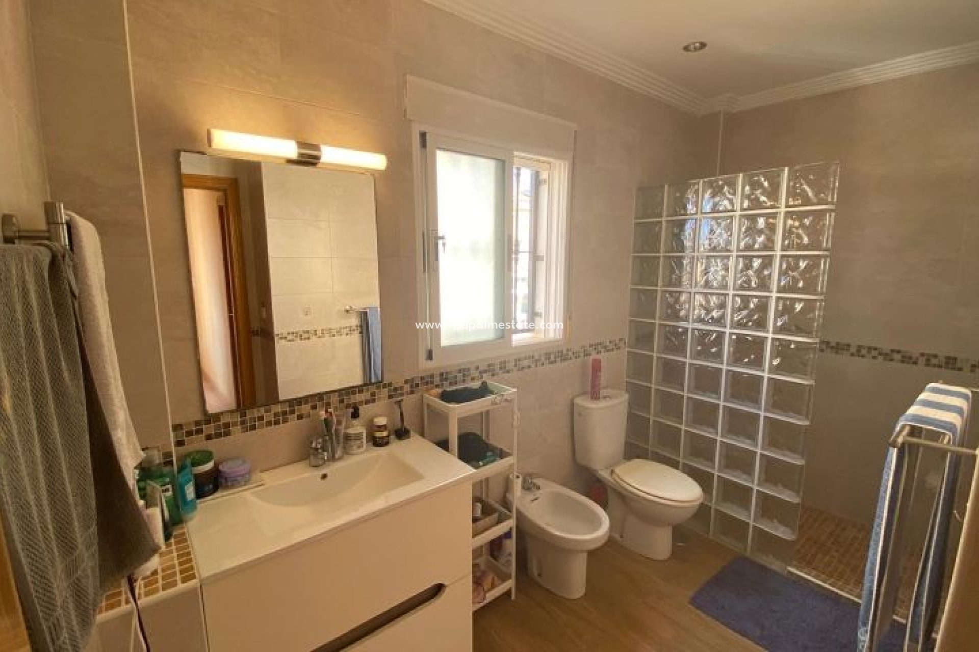 Resale - Villa -
Orihuela Costa