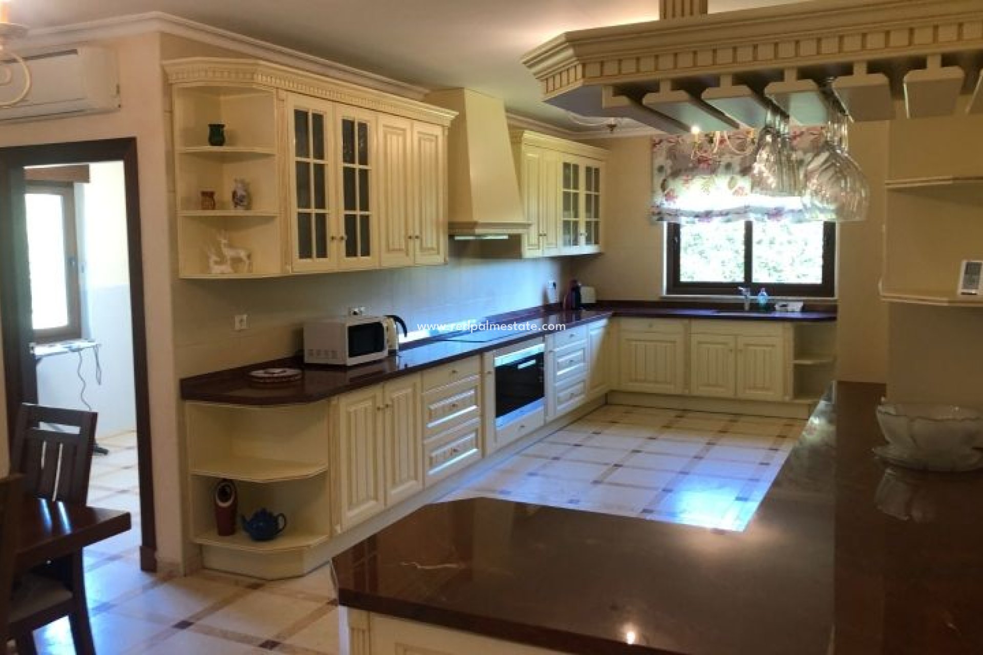 Resale - Villa -
Orihuela Costa