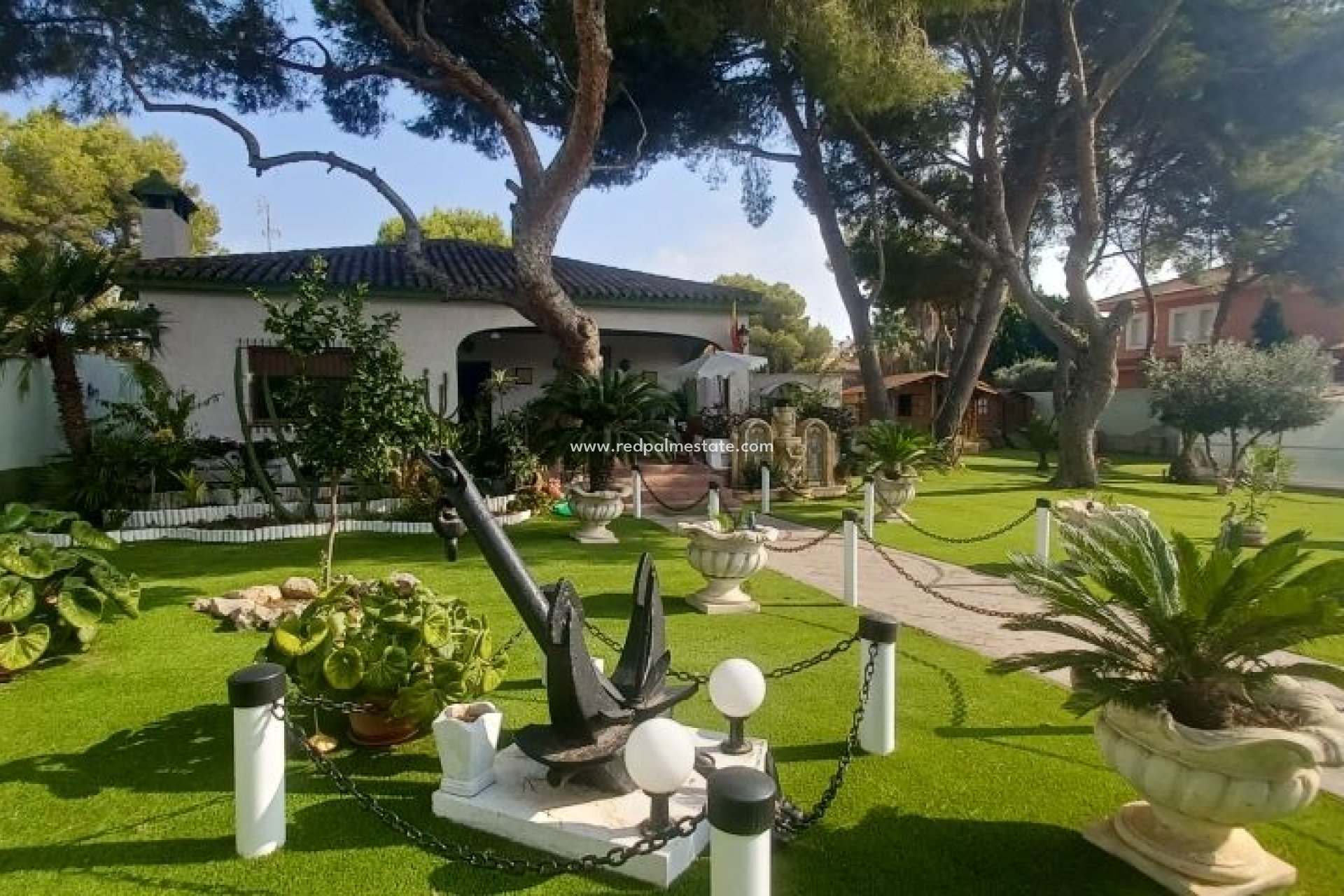 Resale - Villa -
Orihuela Costa