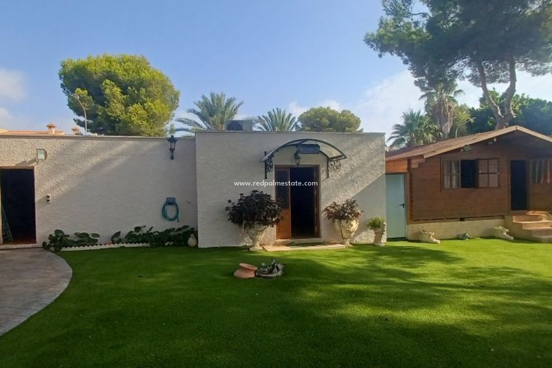 Resale - Villa -
Orihuela Costa