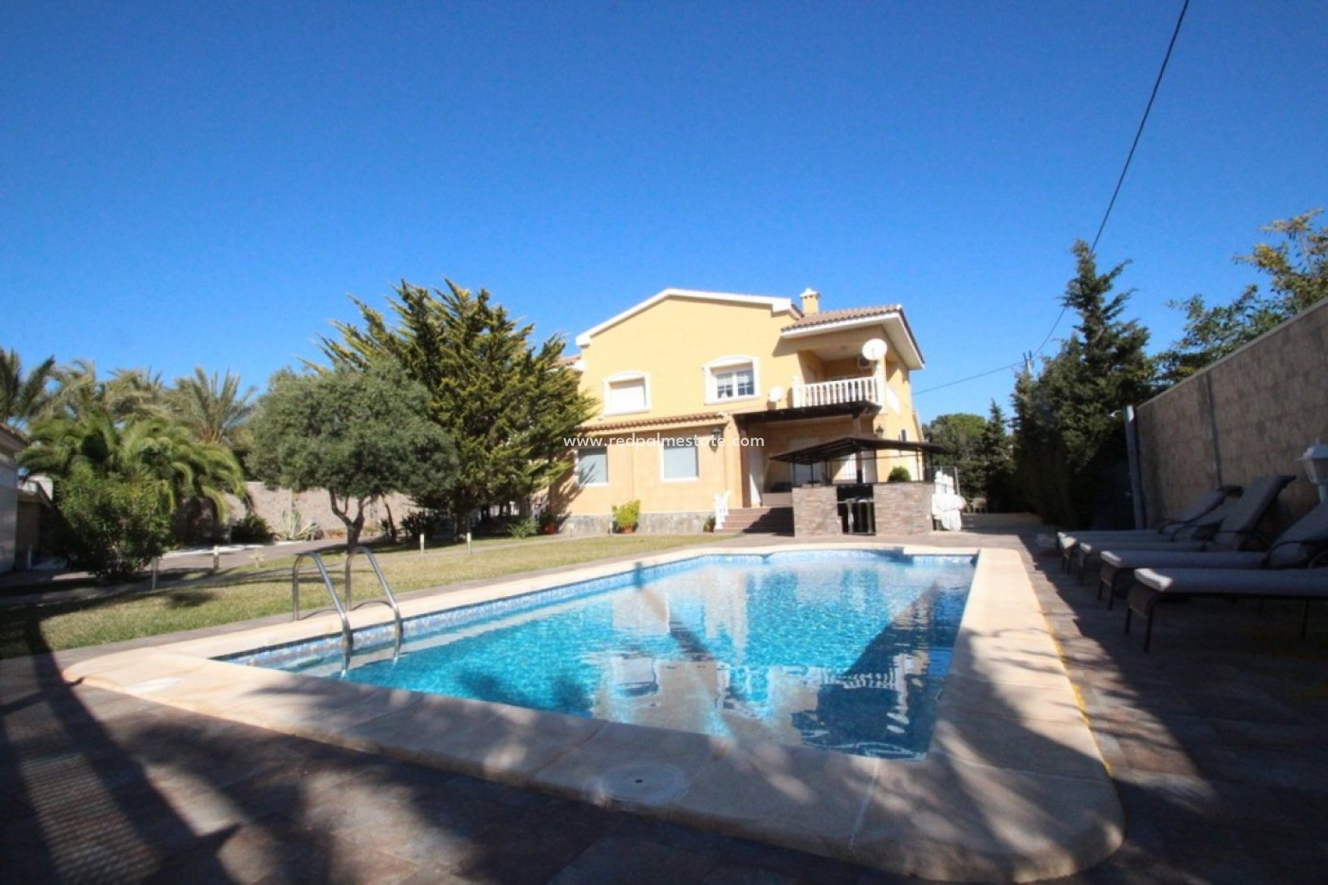 Resale - Villa -
Orihuela Costa