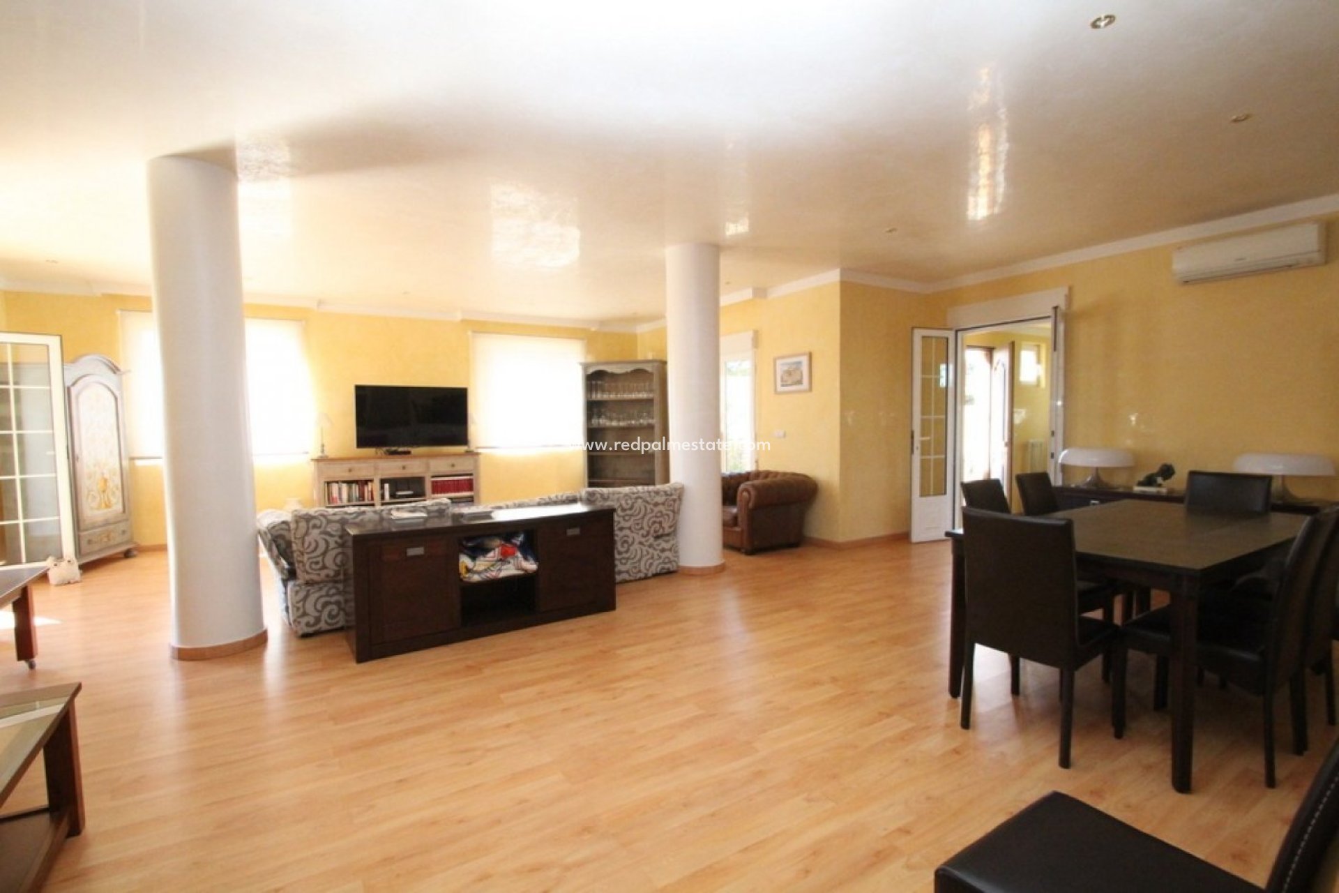 Resale - Villa -
Orihuela Costa