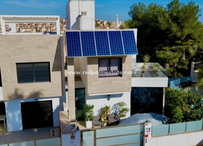 Resale - Villa -
Orihuela Costa