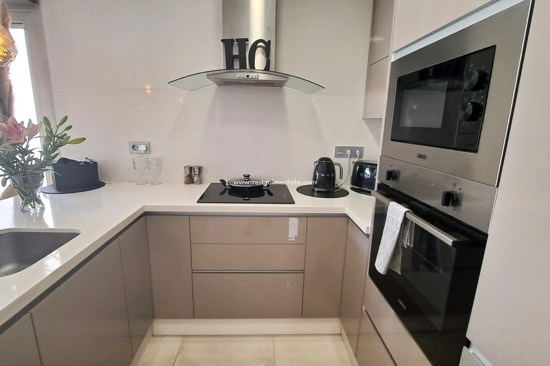 Resale - Villa -
Orihuela Costa