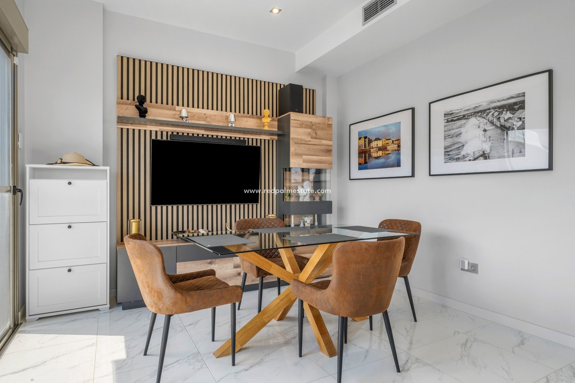 Resale - Villa -
Orihuela Costa