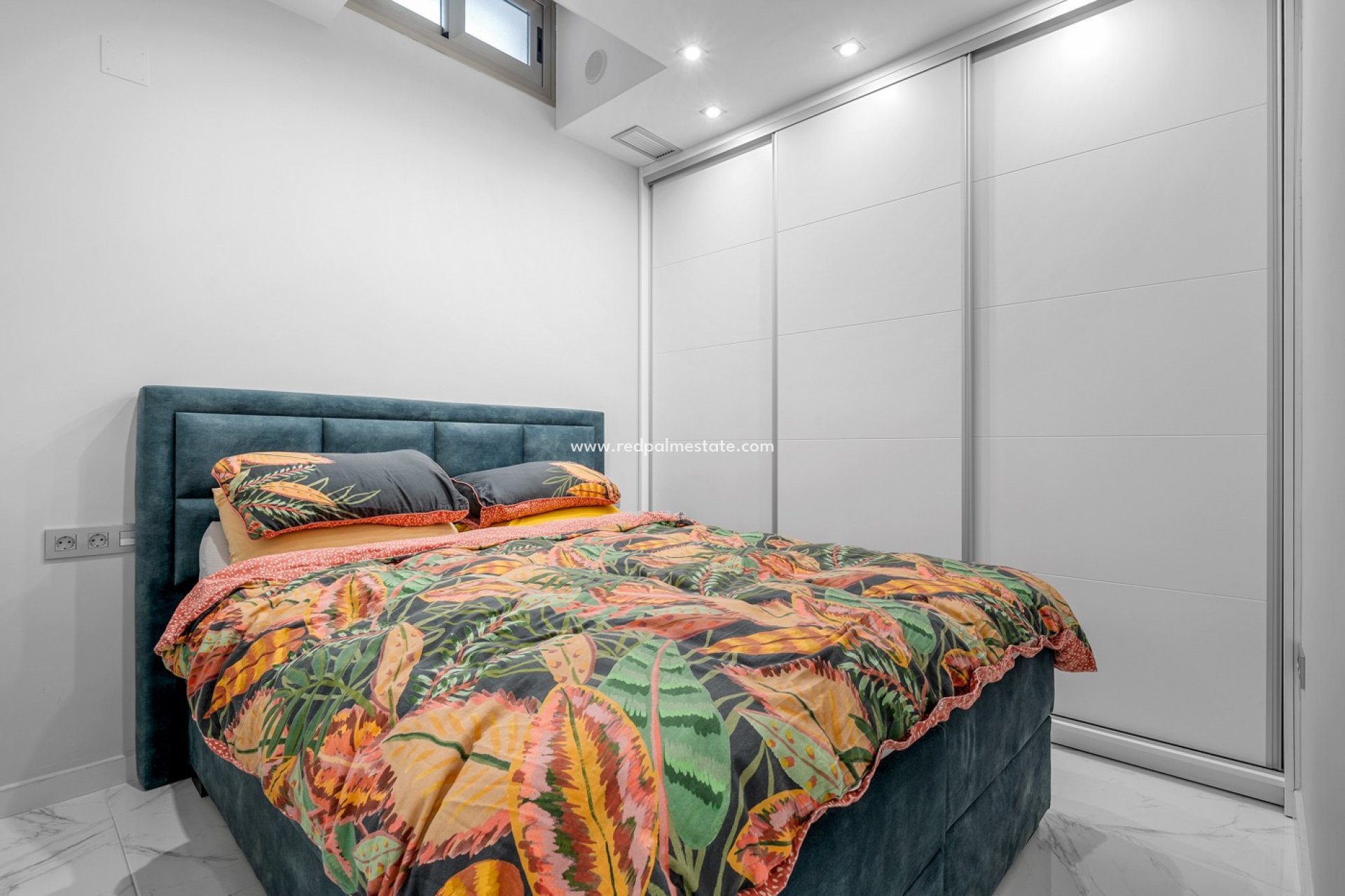 Resale - Villa -
Orihuela Costa