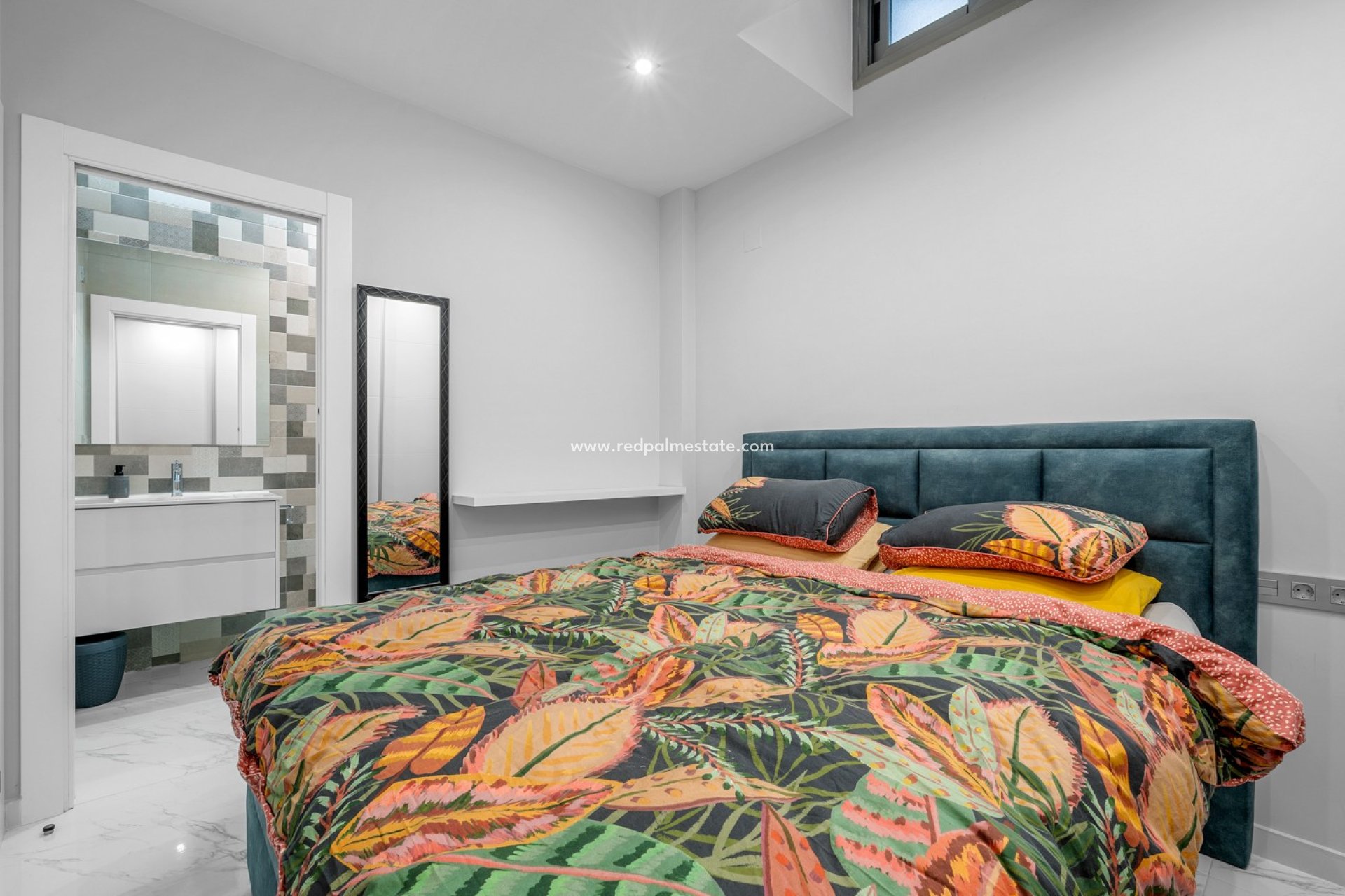 Resale - Villa -
Orihuela Costa