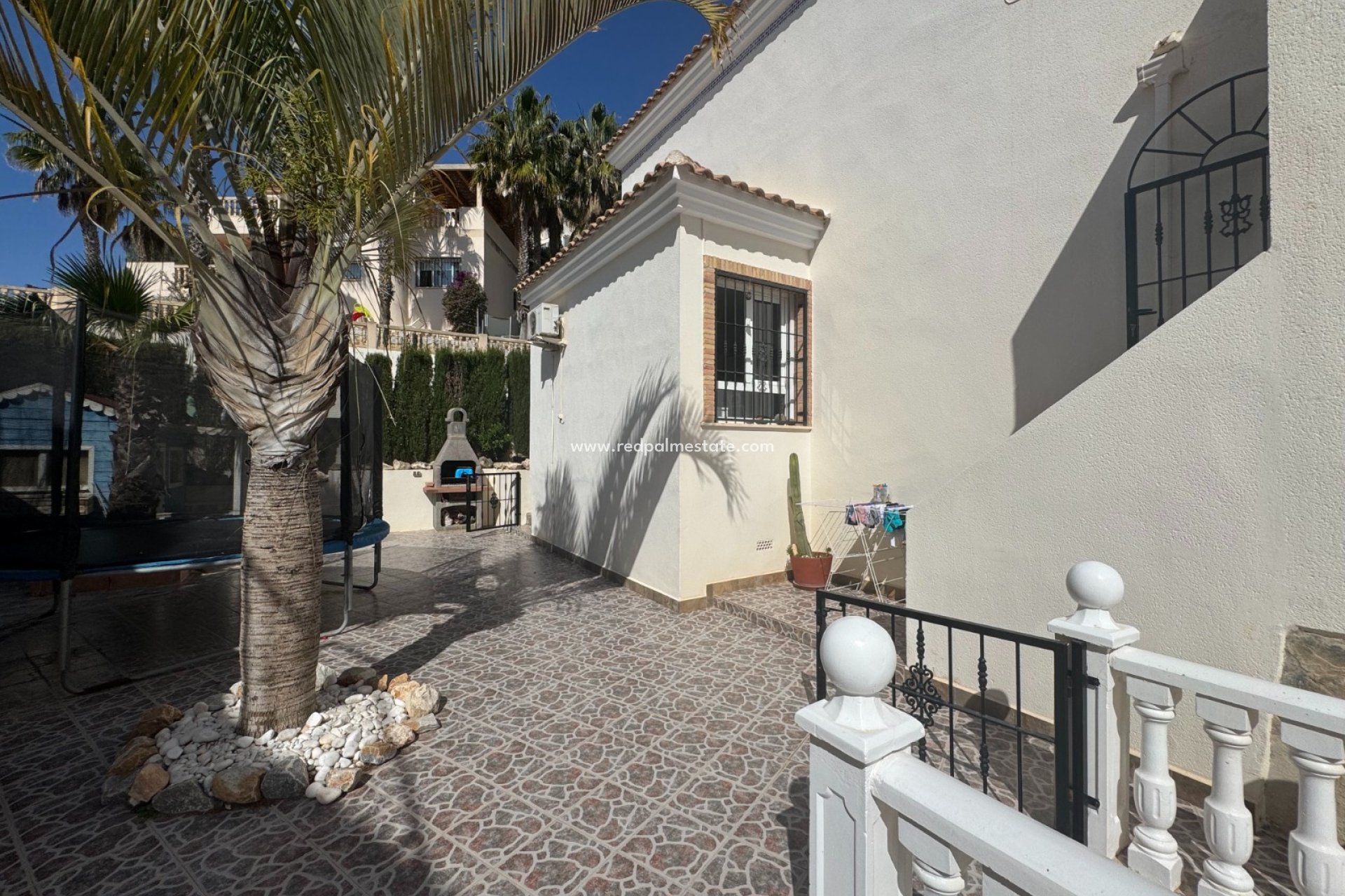 Resale - Villa -
Orihuela Costa