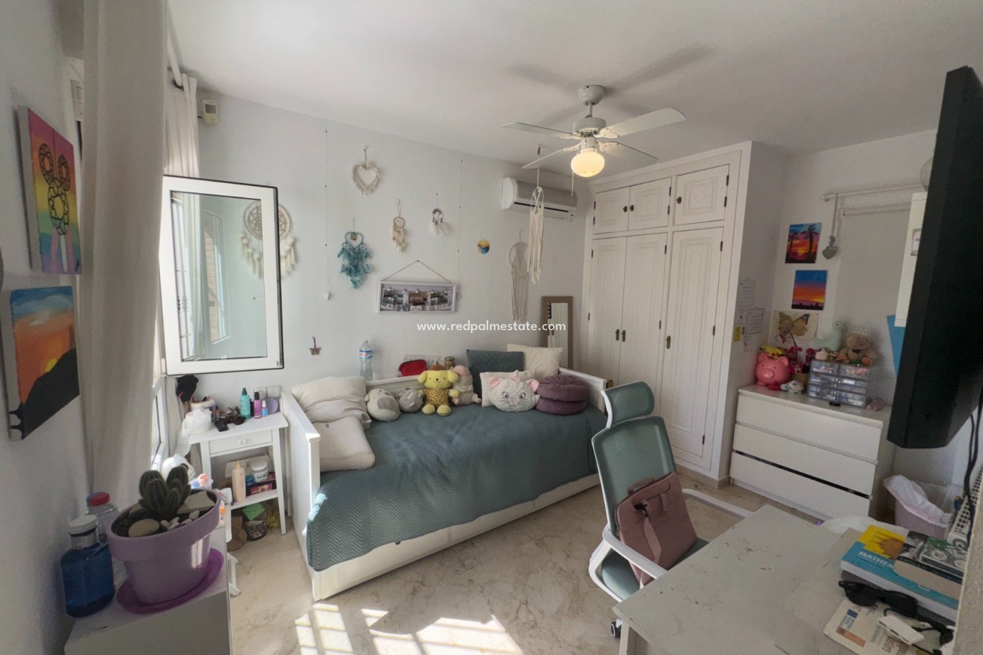 Resale - Villa -
Orihuela Costa