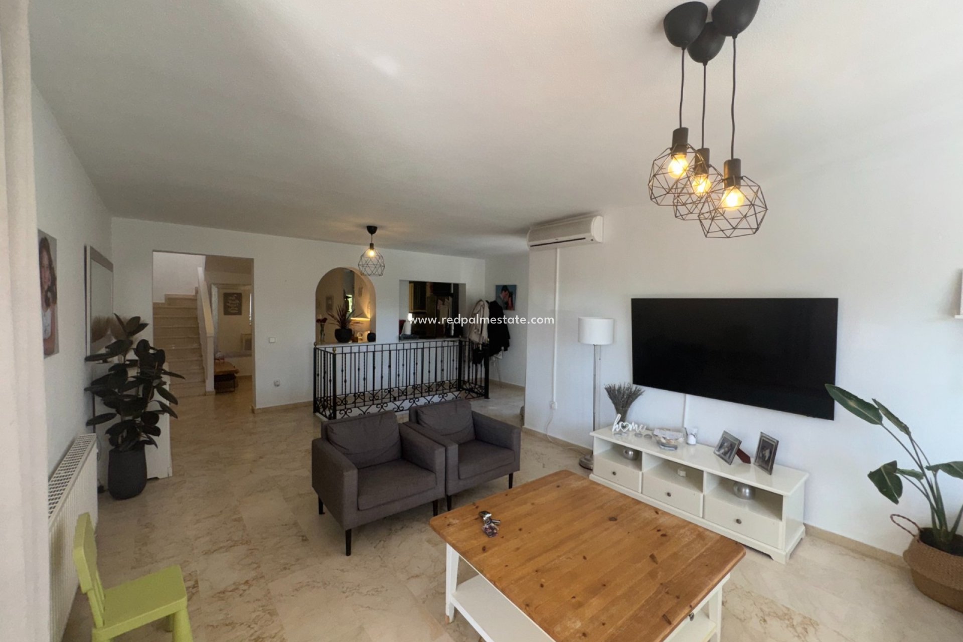 Resale - Villa -
Orihuela Costa