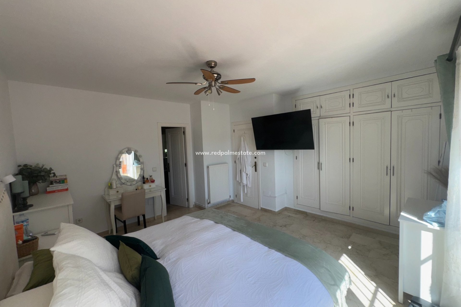 Resale - Villa -
Orihuela Costa