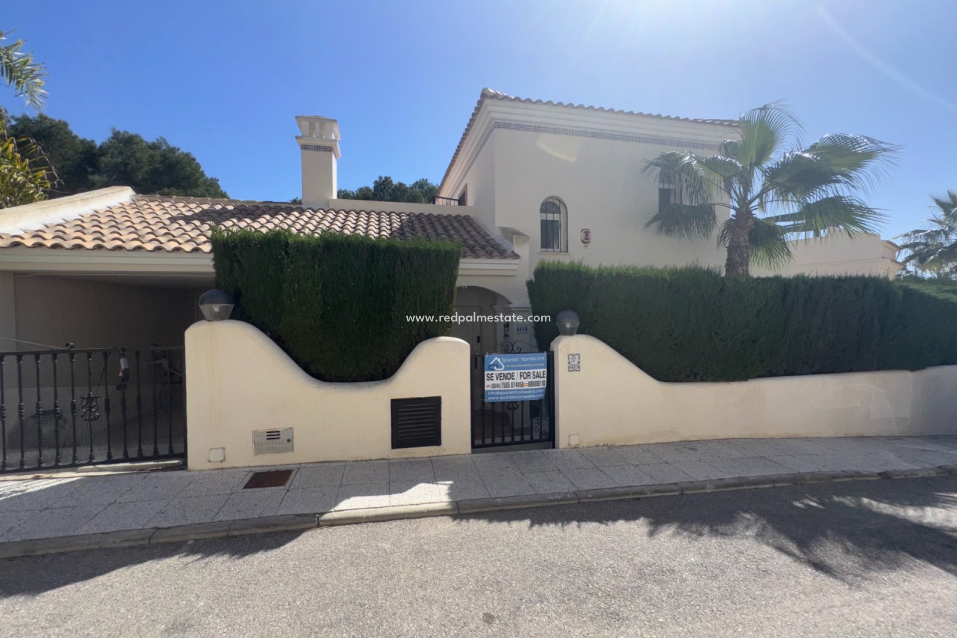 Resale - Villa -
Orihuela Costa