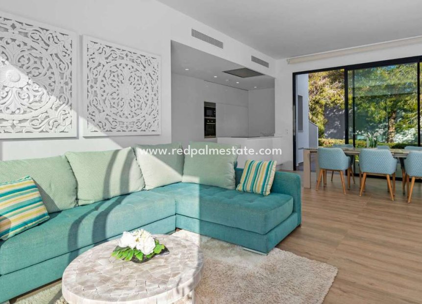 Resale - Villa -
Orihuela Costa