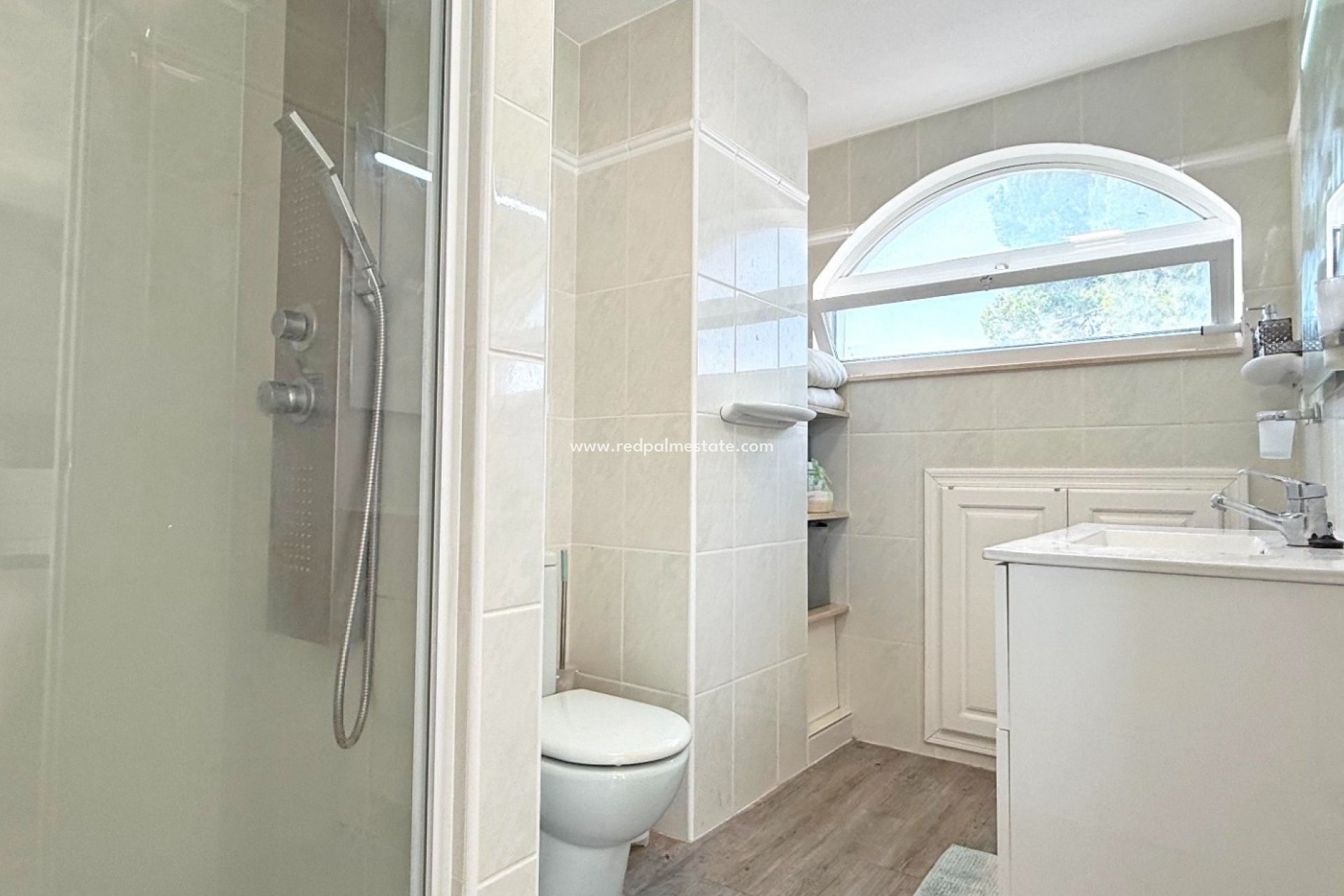 Resale - Villa -
Orihuela Costa