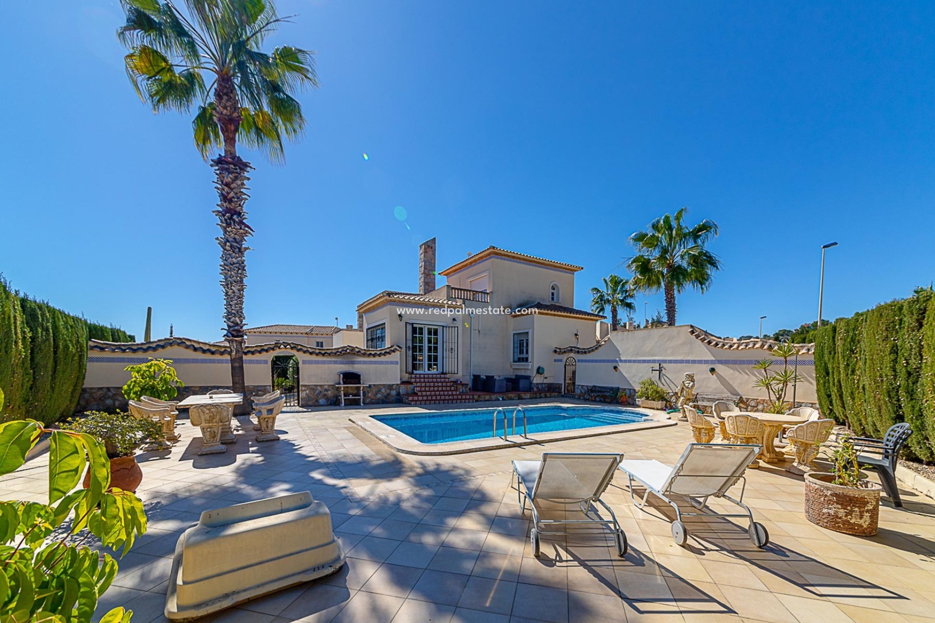 Resale - Villa -
Orihuela Costa