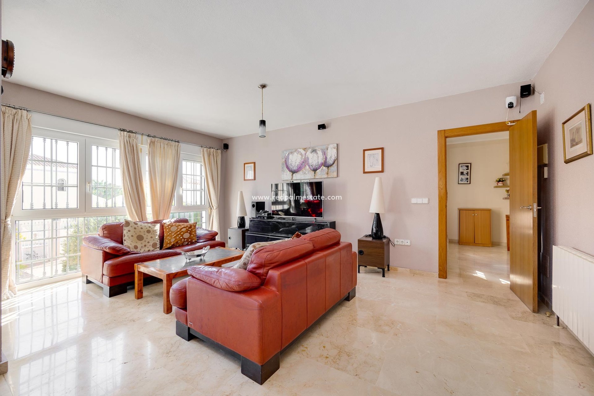 Resale - Villa -
Orihuela Costa