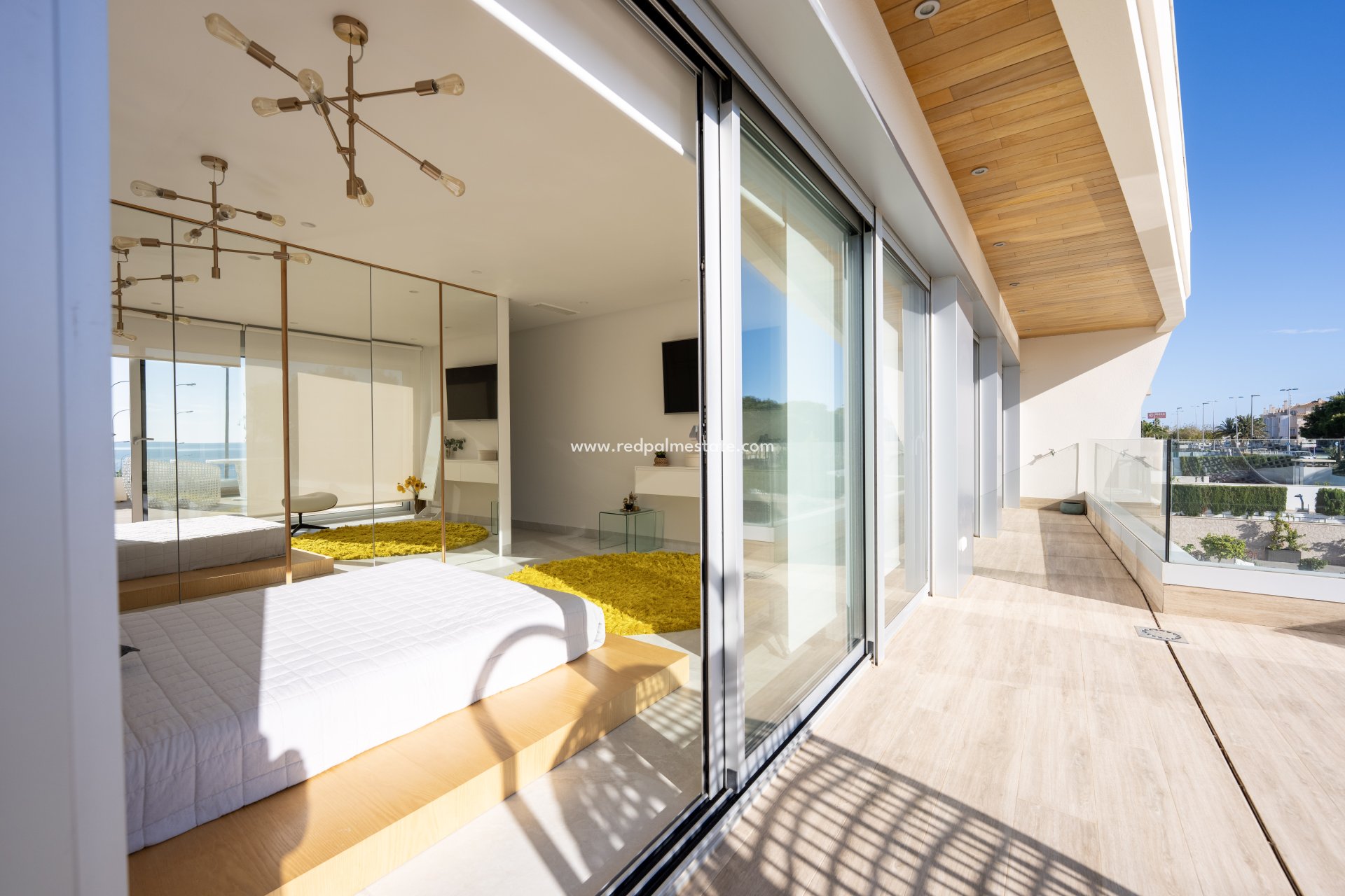 Resale - Villa -
Orihuela Costa