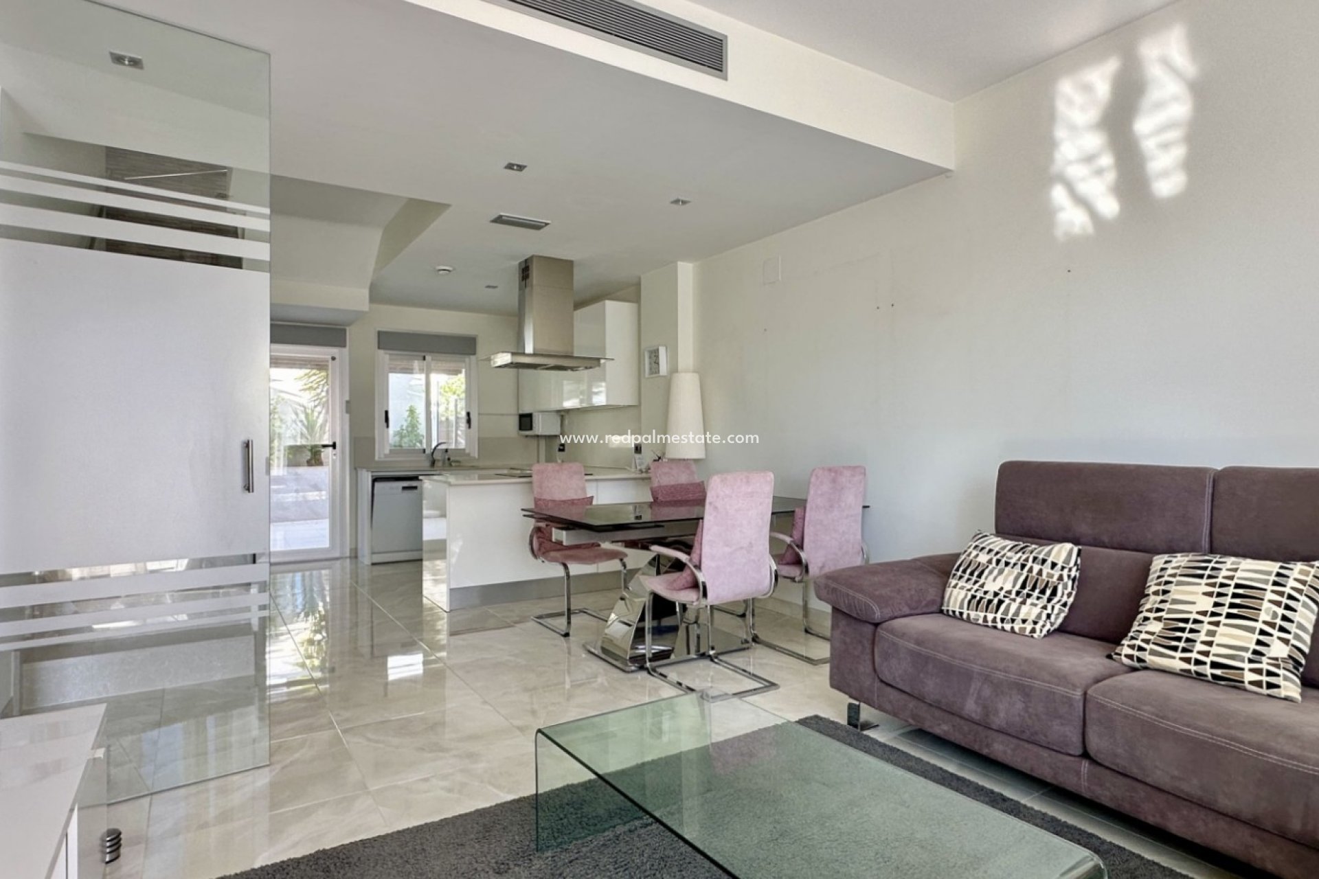 Resale - Villa -
Orihuela Costa