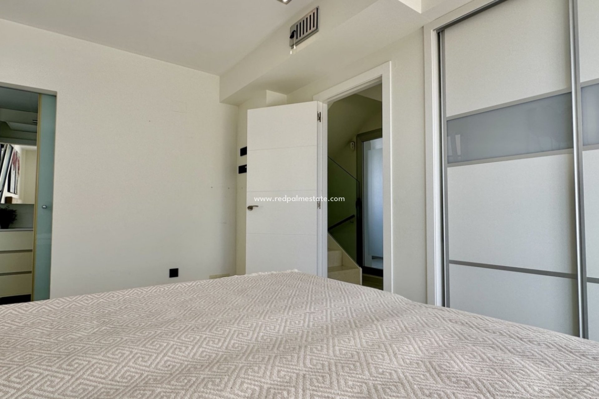 Resale - Villa -
Orihuela Costa