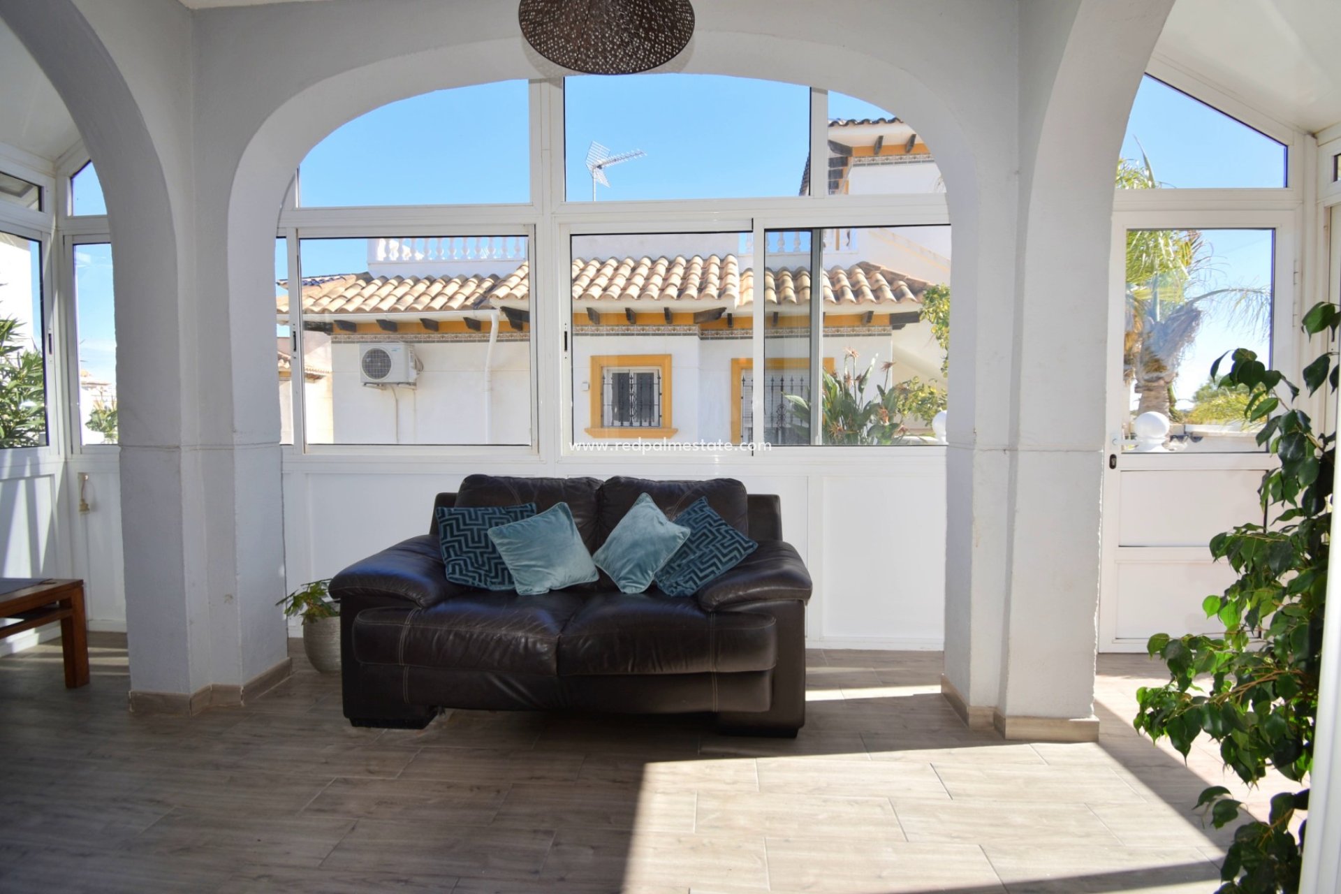 Resale - Villa -
Orihuela Costa